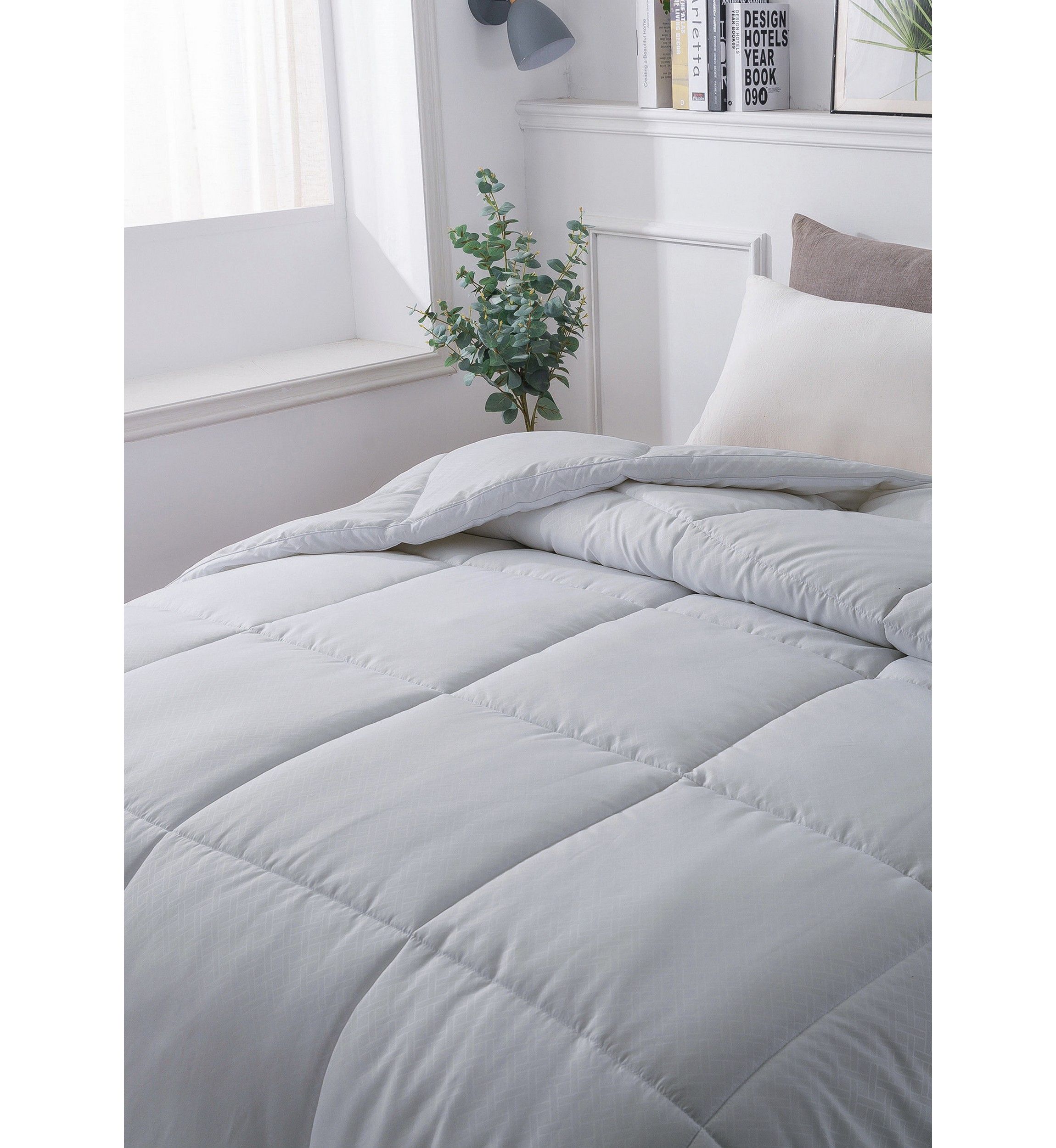 European Gusset Down Alternative Comforter