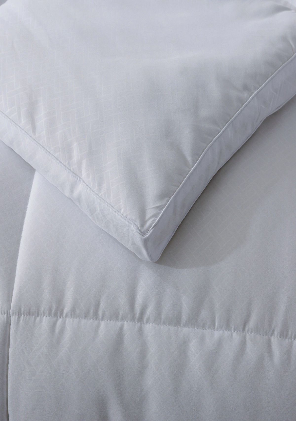 European Gusset Down Alternative Comforter