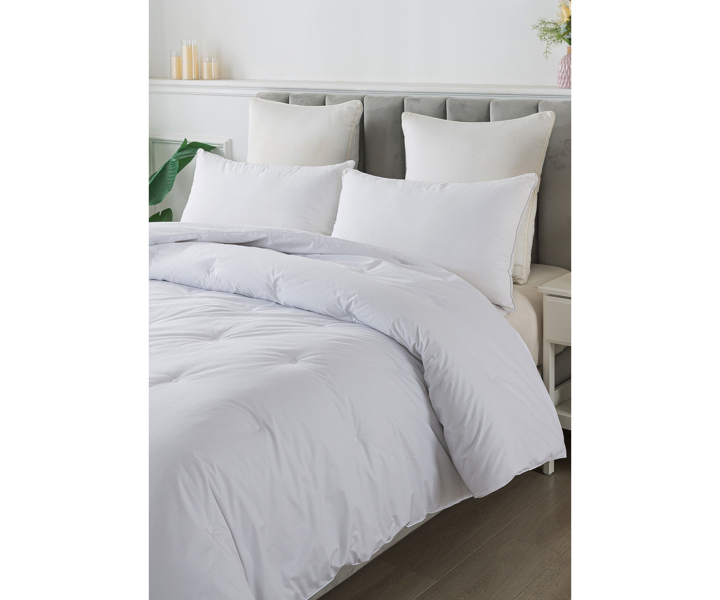 Tufted Down Alternative Comforter