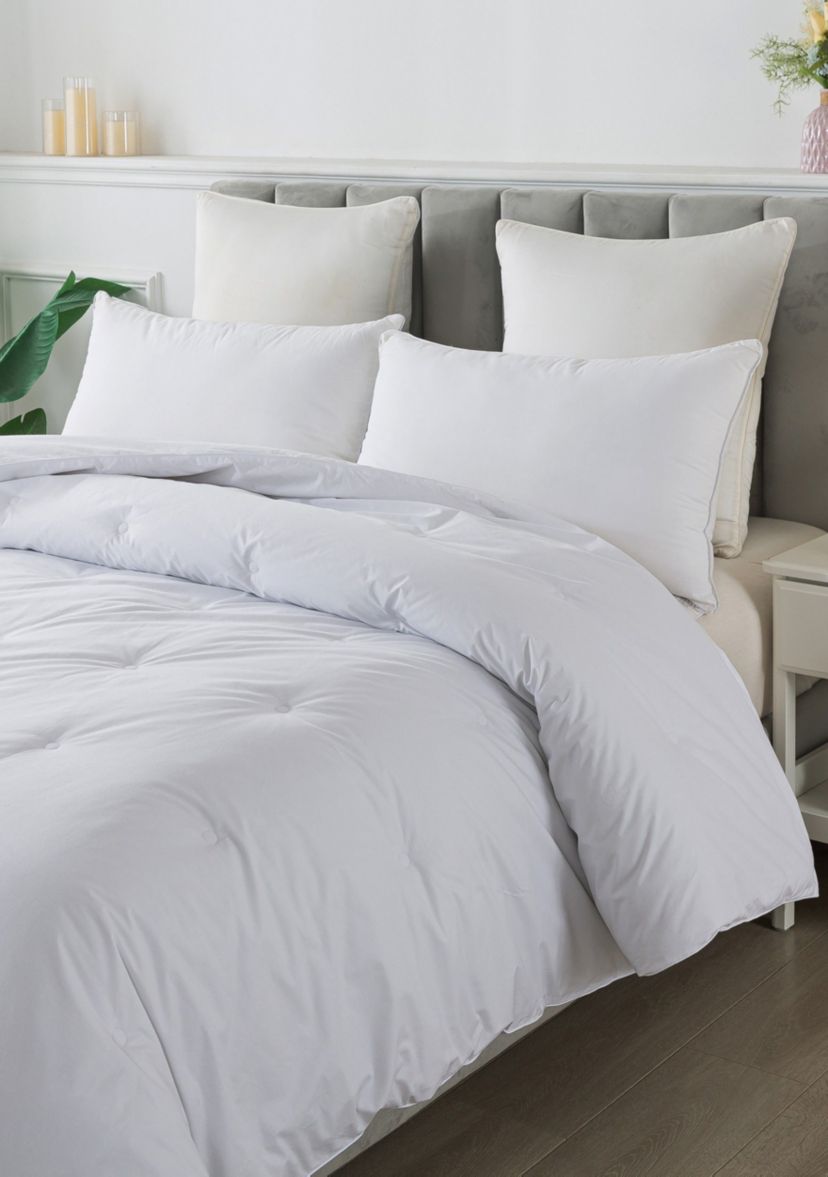 Tufted Down Alternative Comforter
