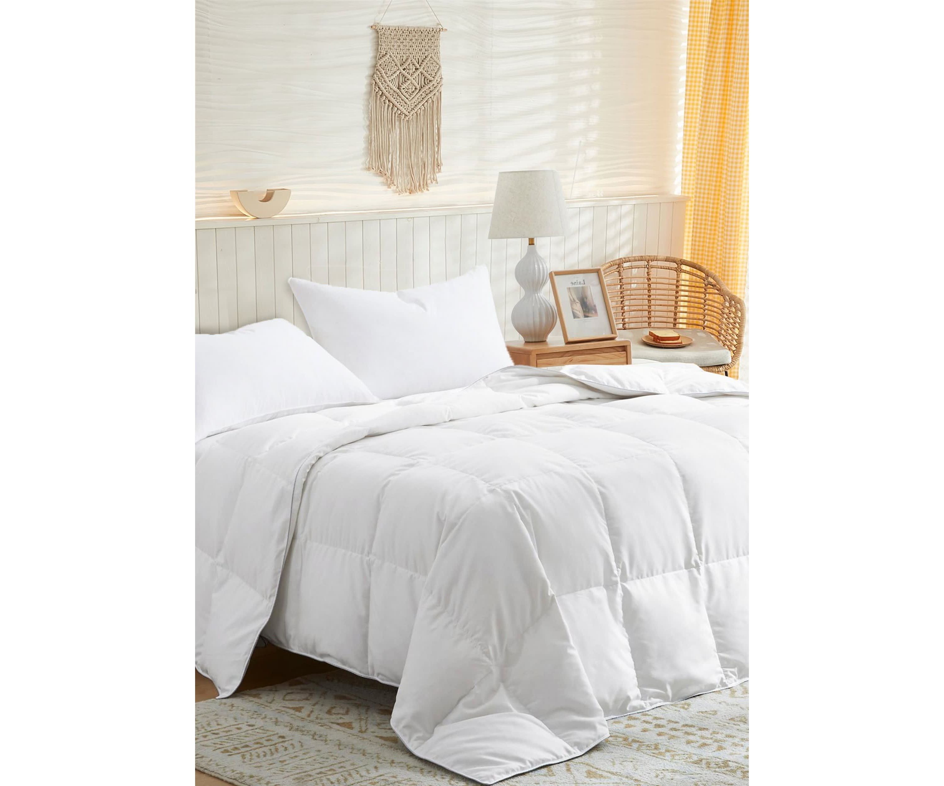 Lightweight Microfiber White Goose Down and Feather Fiber Comforter