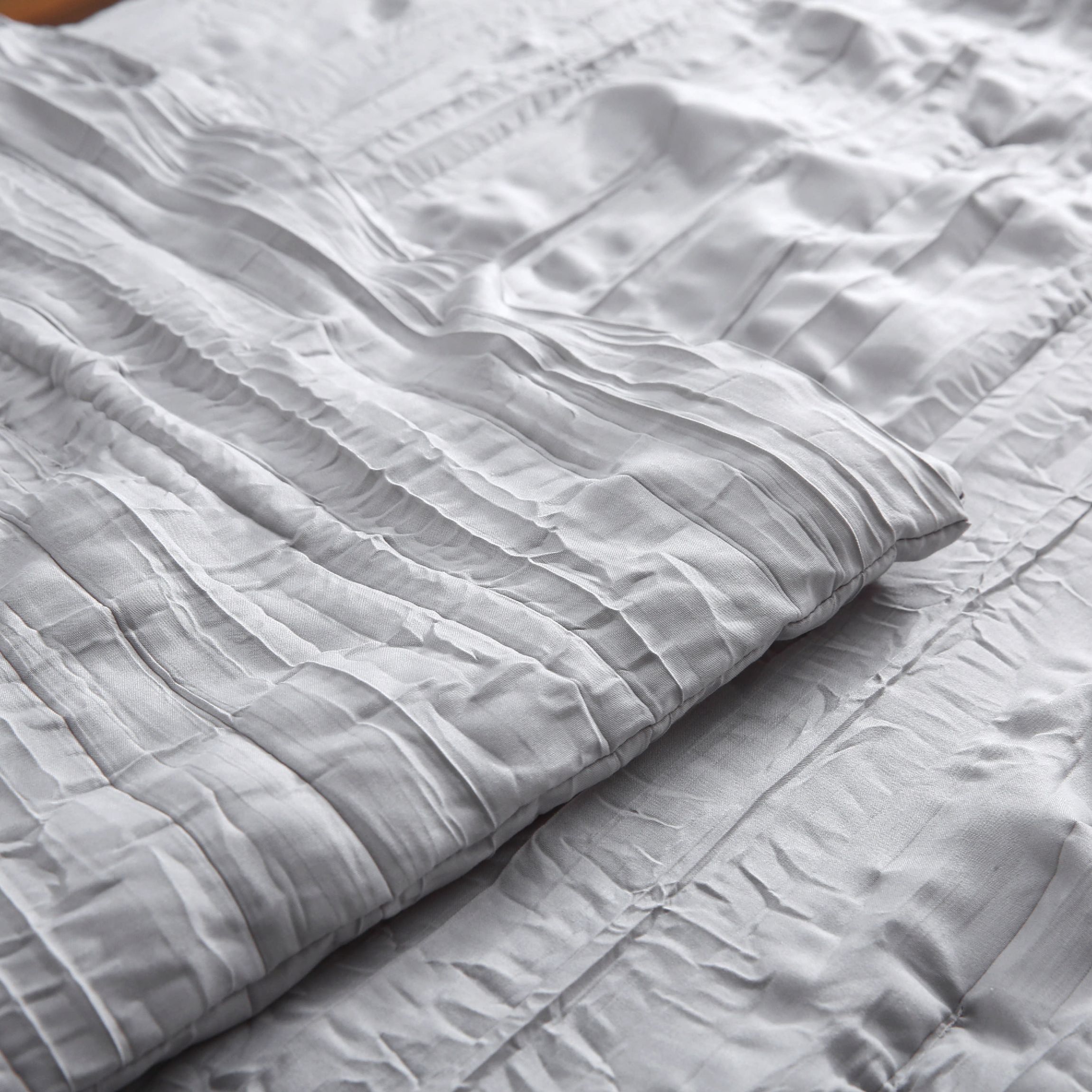 Crinkled Down Alternative Blanket King White