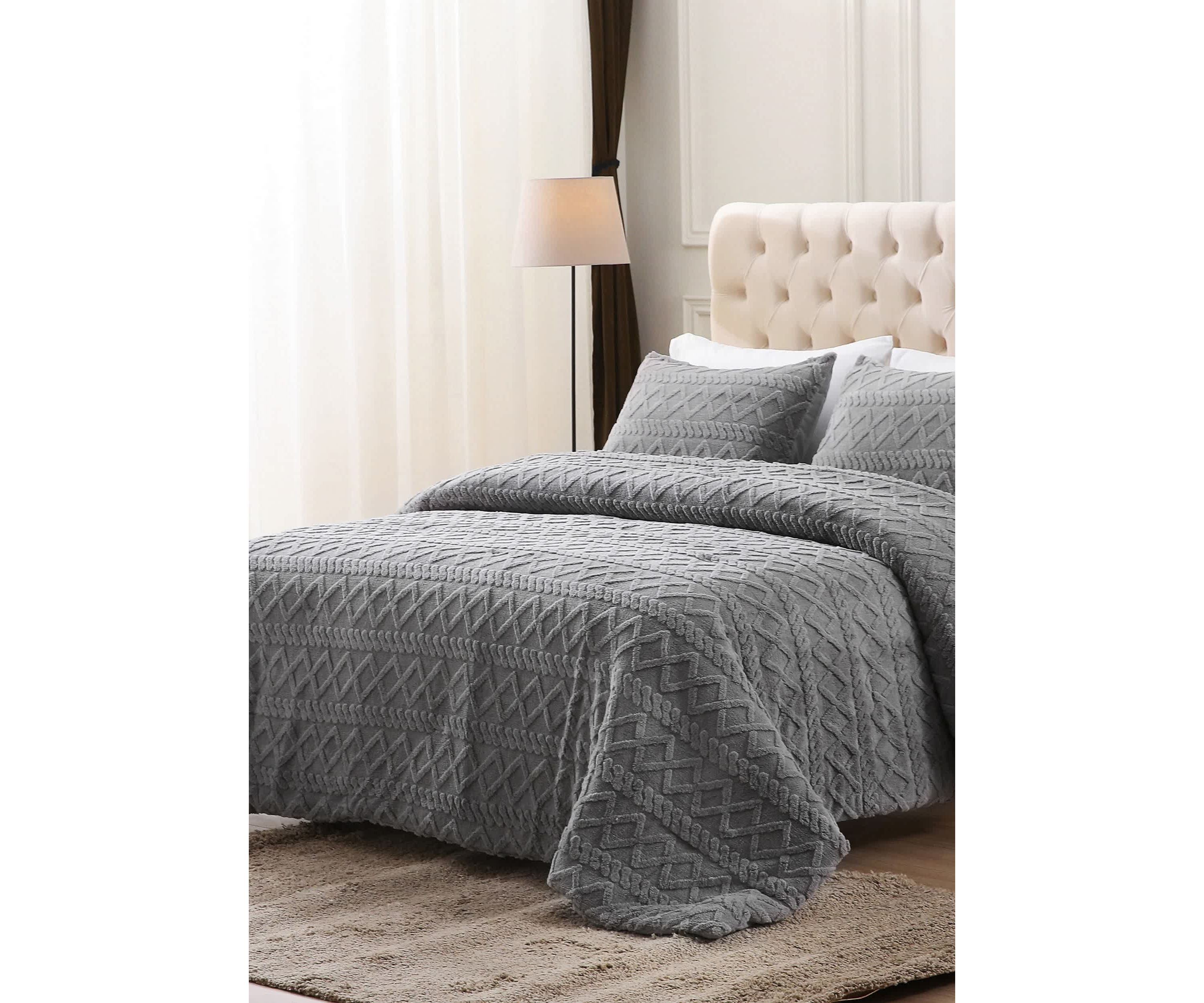 Three-Dimensional Carved Plush Twin Comforter Set White