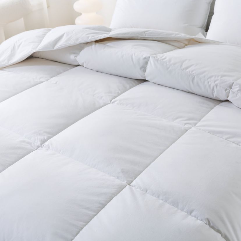 All Season White Down Comforter Twin