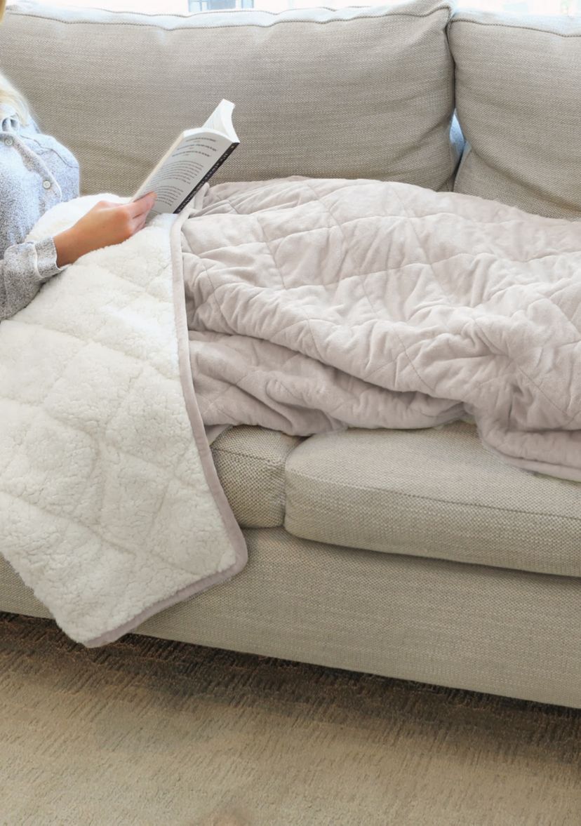 Quilted Velvet and Sherpa Foot Pocket Throw Blush