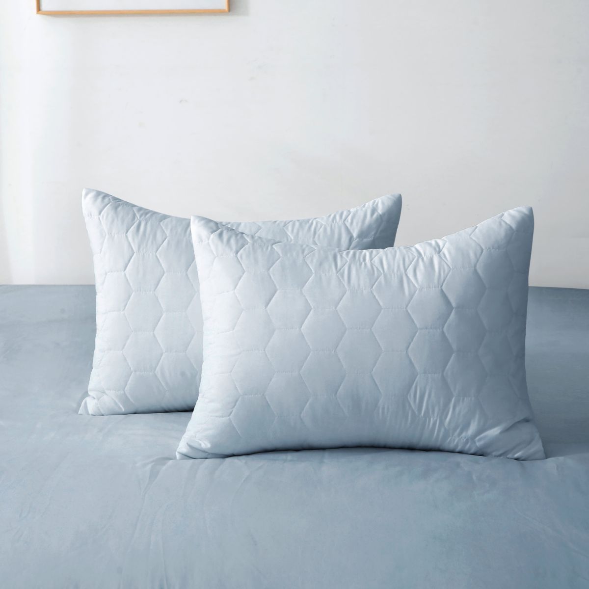 Better Style Home Microfiber Honeycomb Quilt Sets Full/Queen Size in Dewkist