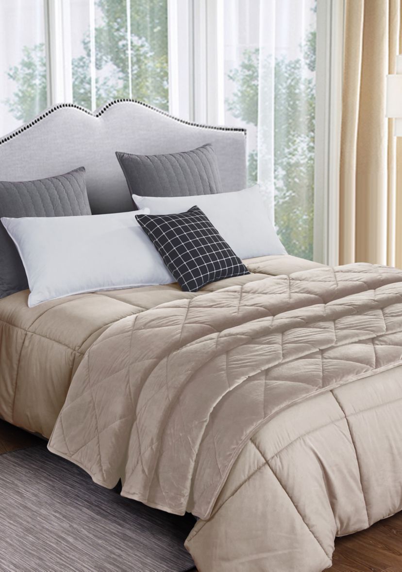 2 Piece Velvet Blanket & Down Alternating Comforter Set