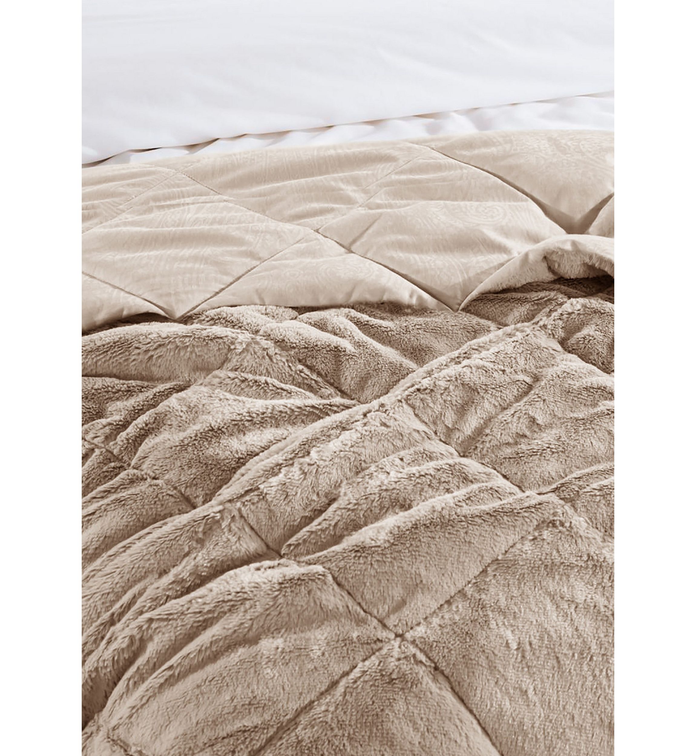 Wesley Mancini Cozy Jacquard Blanket