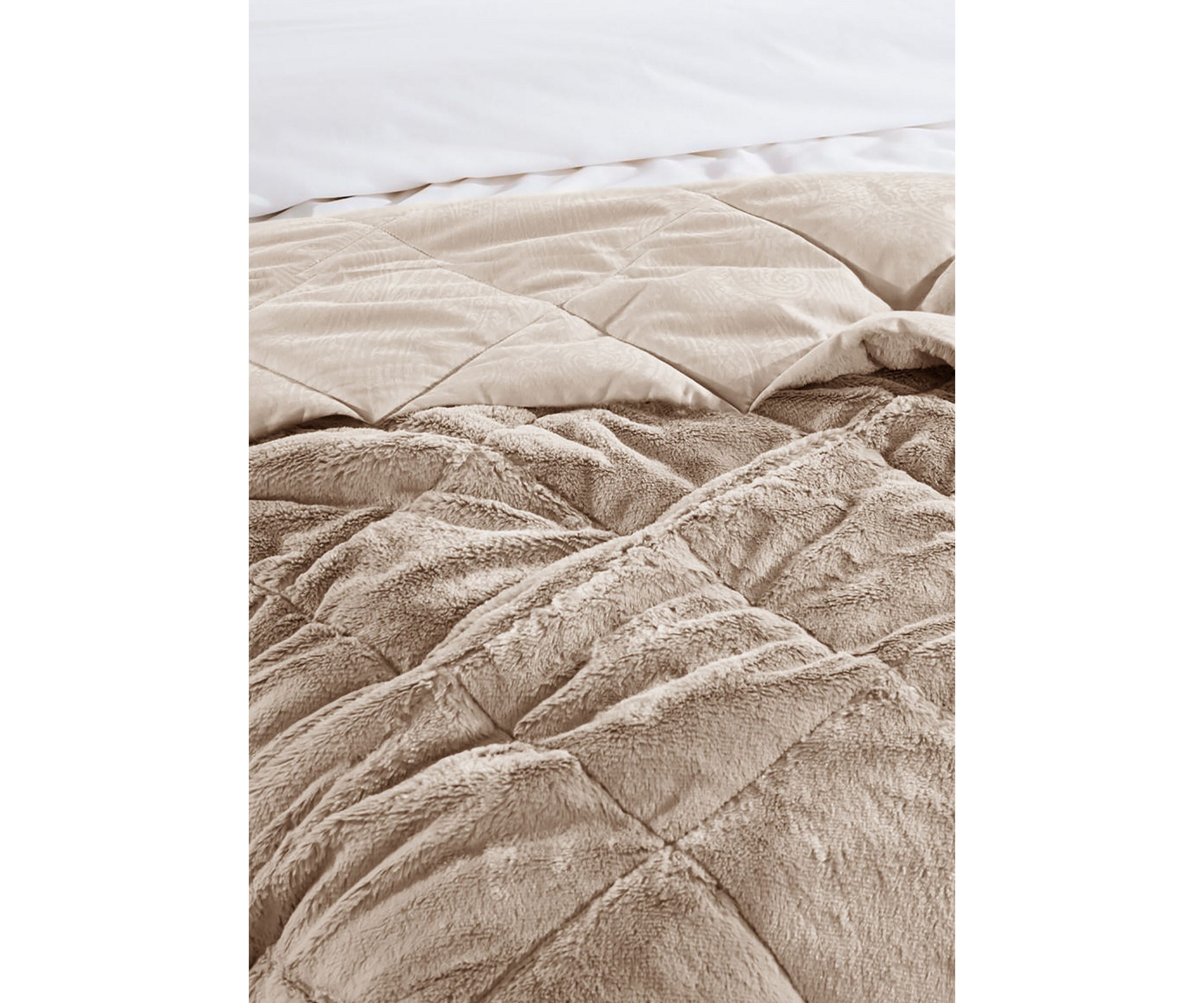 Wesley Mancini Cozy Jacquard Blanket