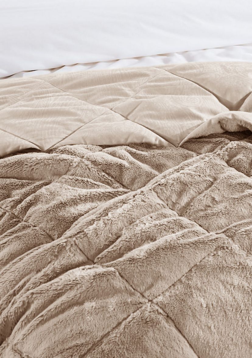 Wesley Mancini Cozy Jacquard Blanket