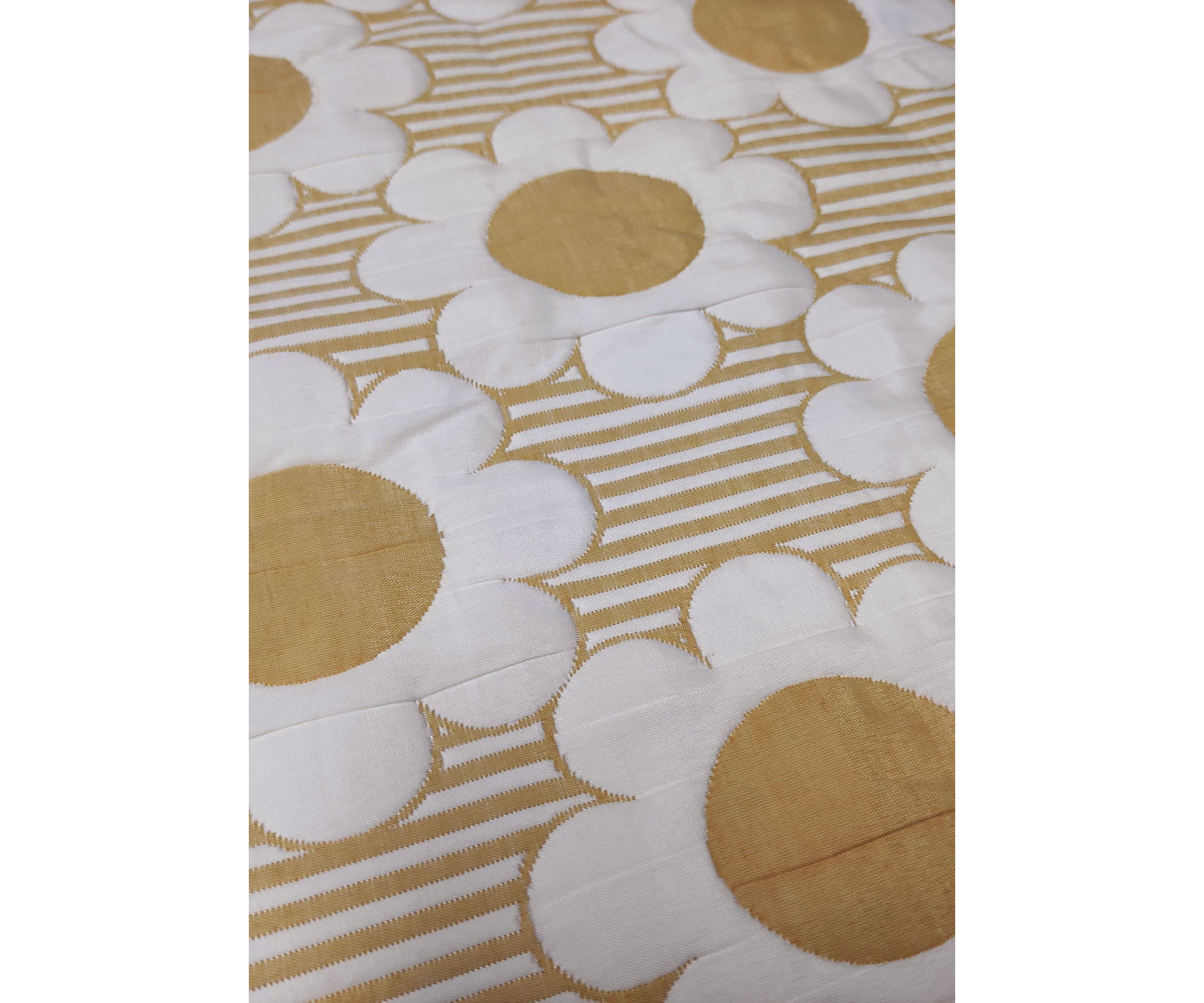 Daisy Flower Yellow Soft Matelasse Jacquard Quilt Set
