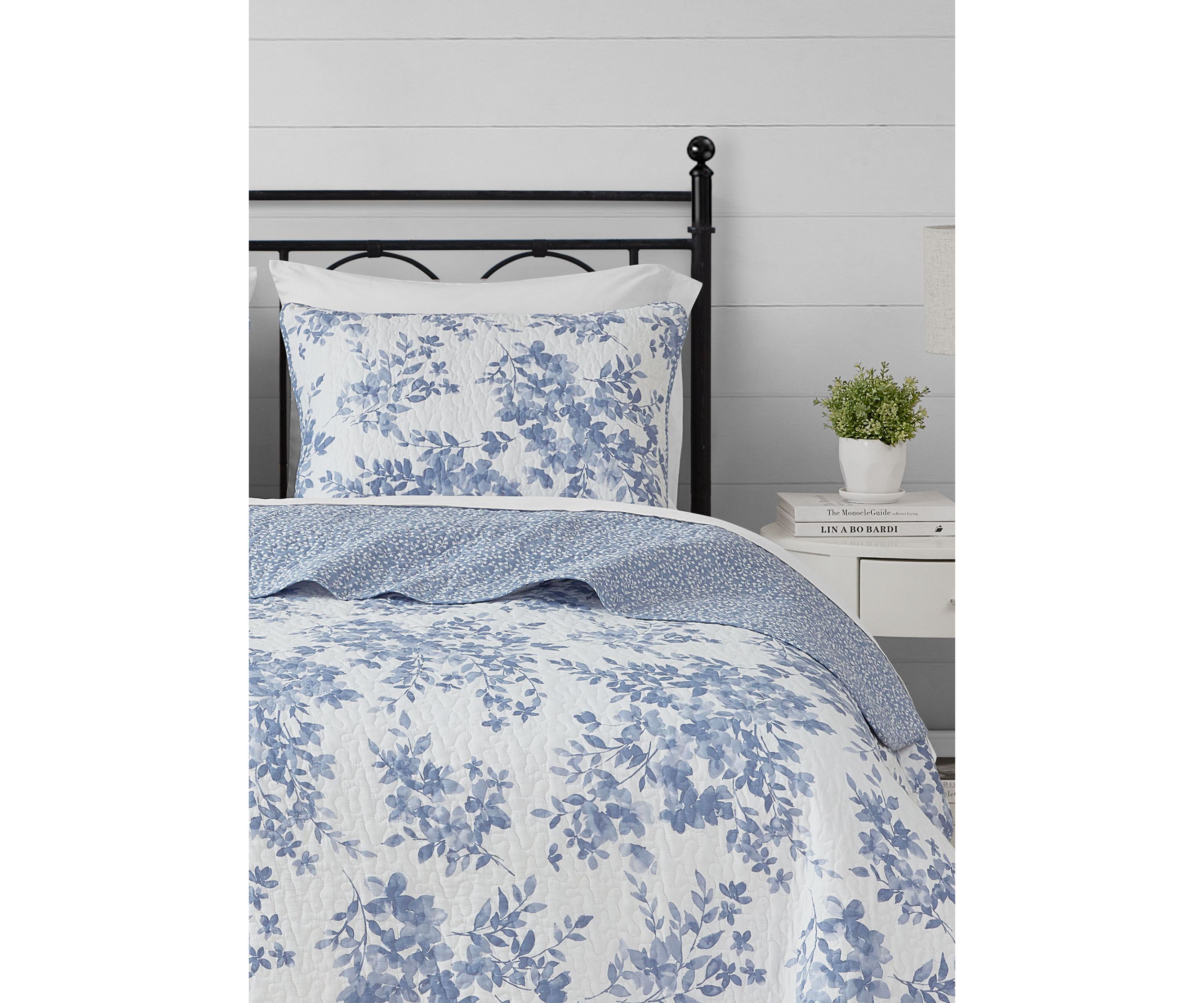 Philomena Blue Cotton Quilt Set