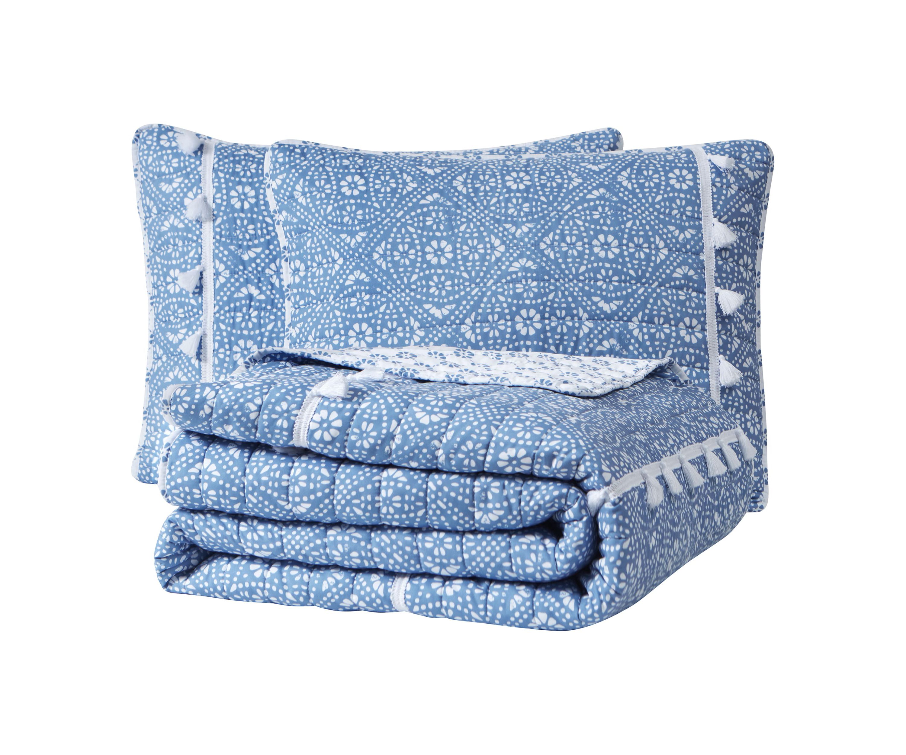Pasadena Medallion Blue 2-3 Piece Microfiber Quilt Set with Tassels