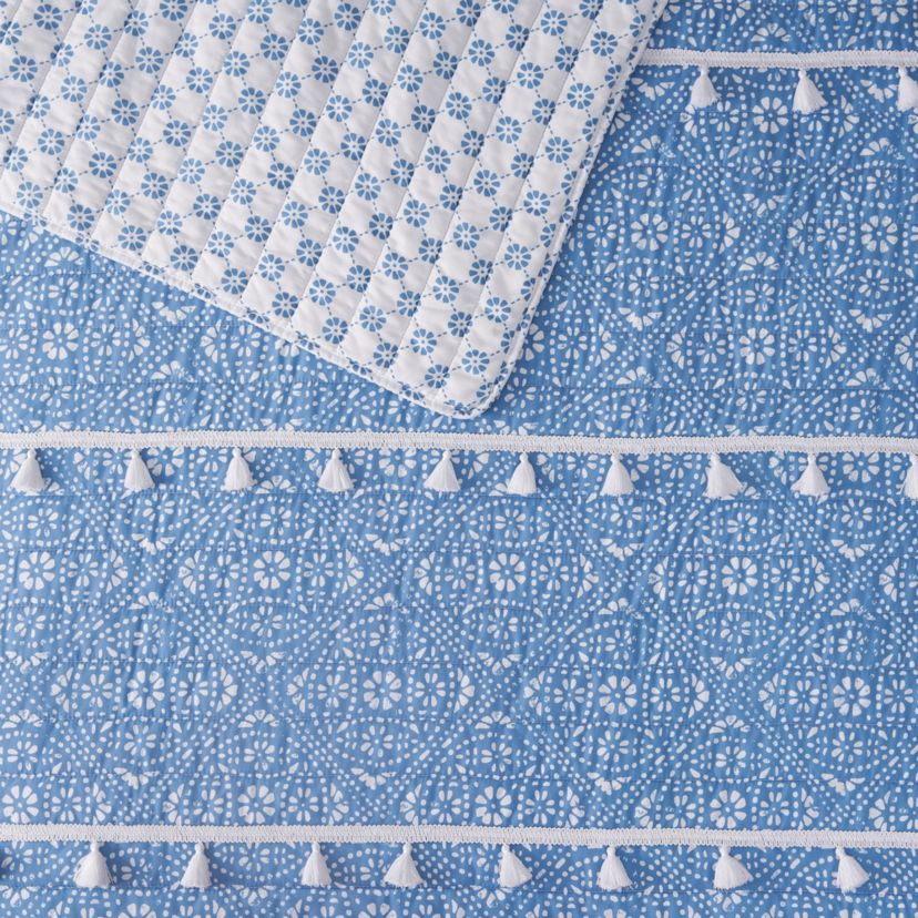 Pasadena Medallion Blue 2-3 Piece Microfiber Quilt Set with Tassels