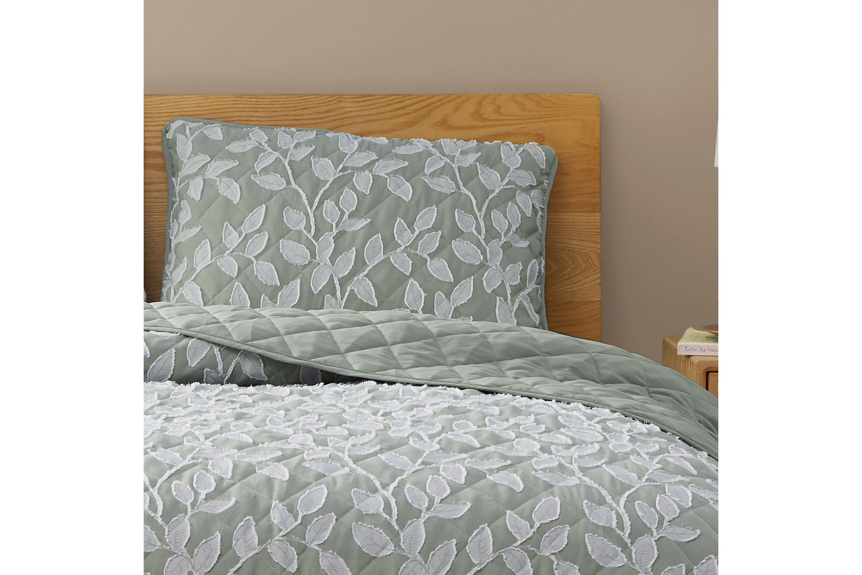 Arbor Sage Green 2-3 Piece Clipped Texture Quilt Set