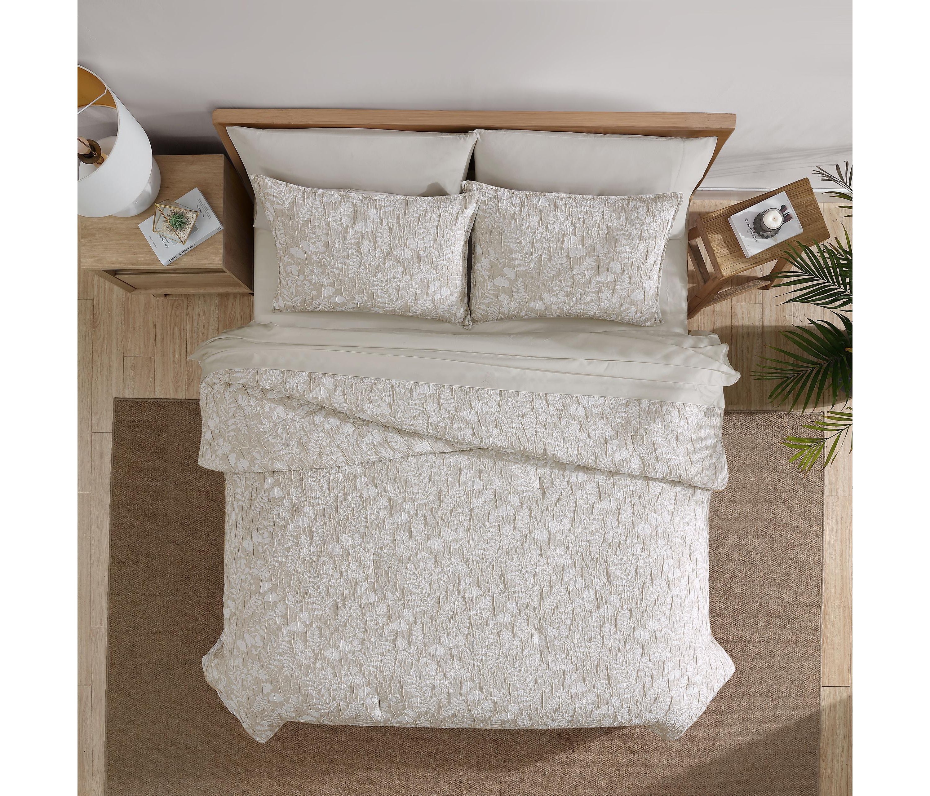 Turning Leaf Neutral 2-3 Piece Woven Matelasse Crinkle Jacquard Comforter Set