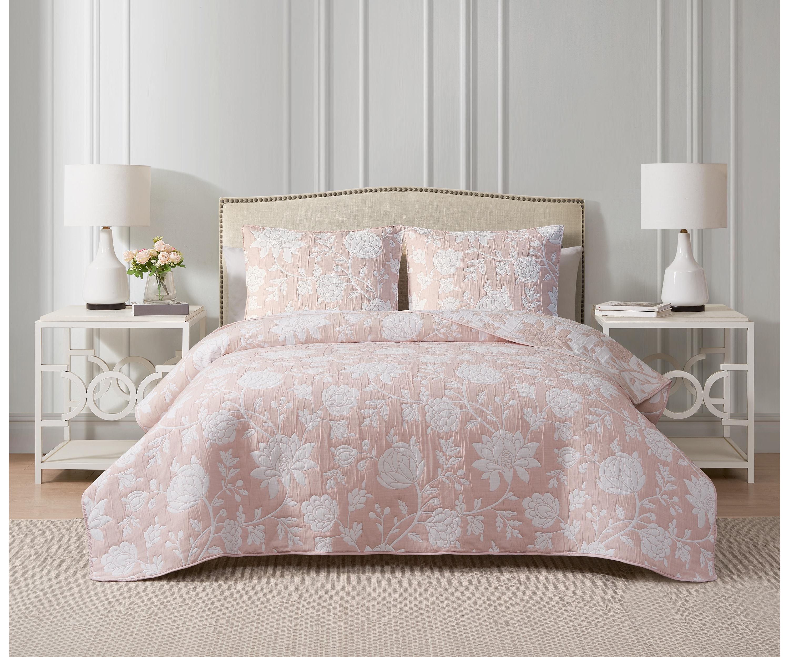 Rosewood Estate Pink 2-3 Piece Soft Woven Matelasse Jacquard Cotton Blend Quilt Set