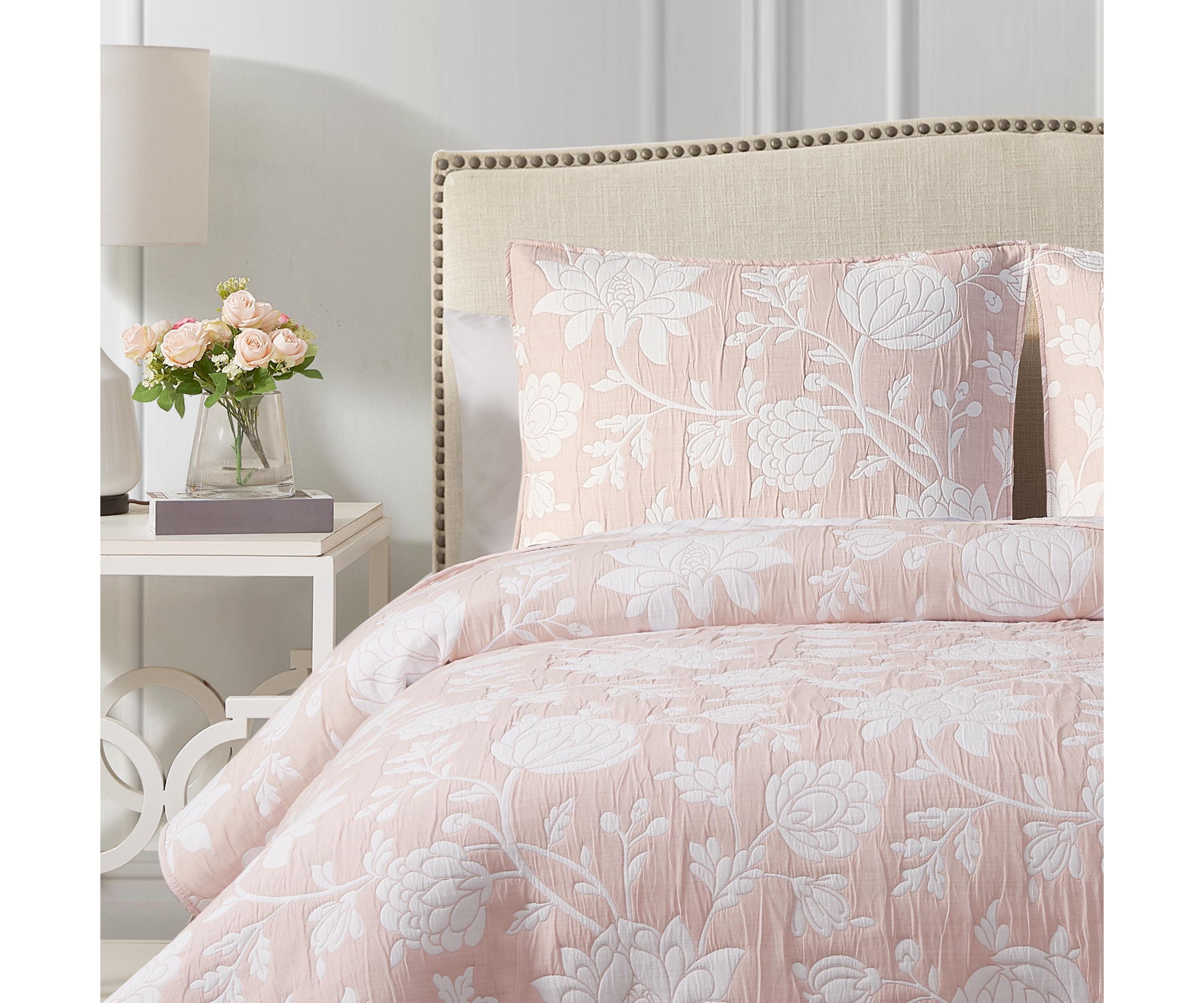 Rosewood Estate Pink 2-3 Piece Soft Woven Matelasse Jacquard Cotton Blend Quilt Set
