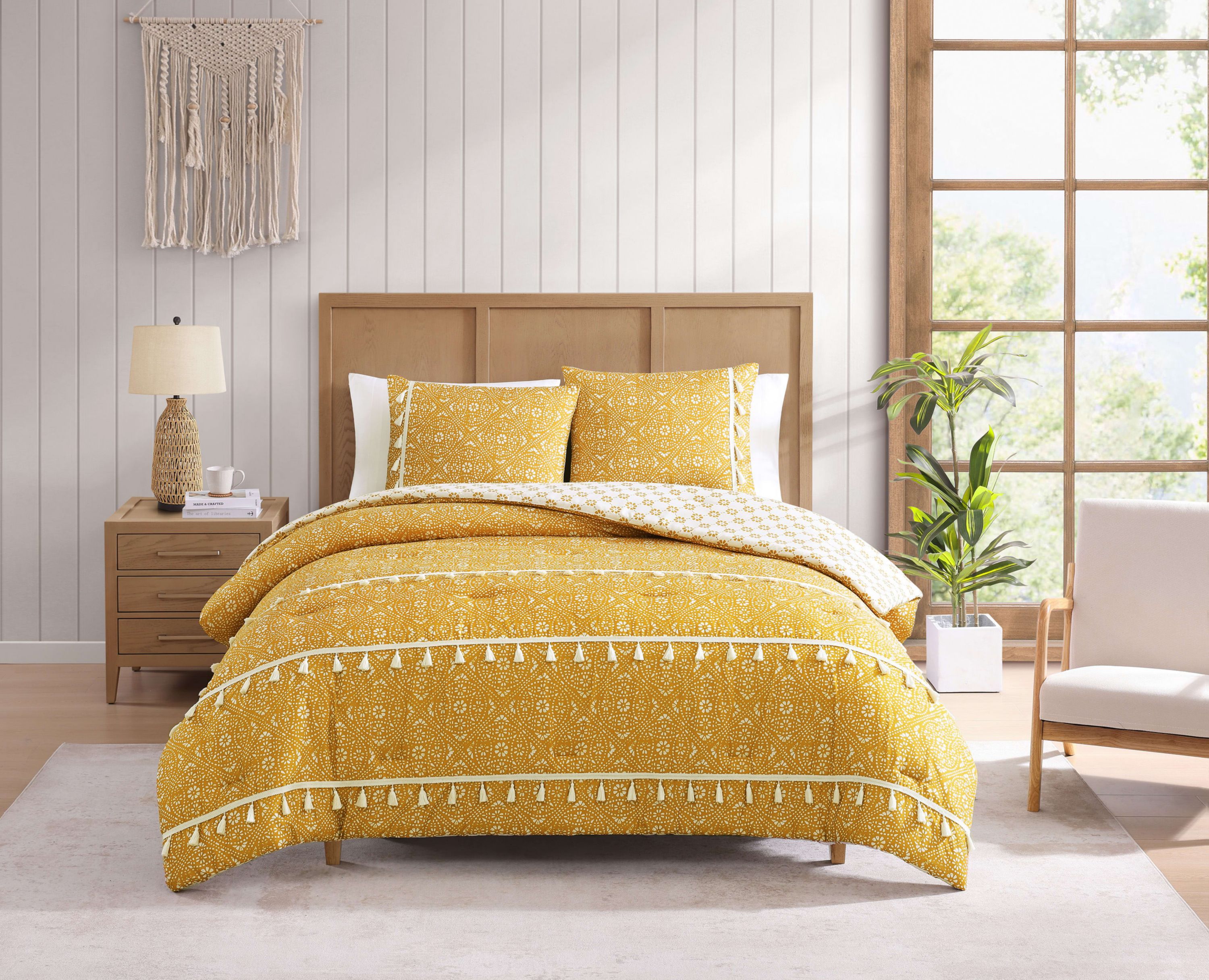Pasadena Medallion Yellow 2-3 Piece Microfiber Comforter Set with Tassels