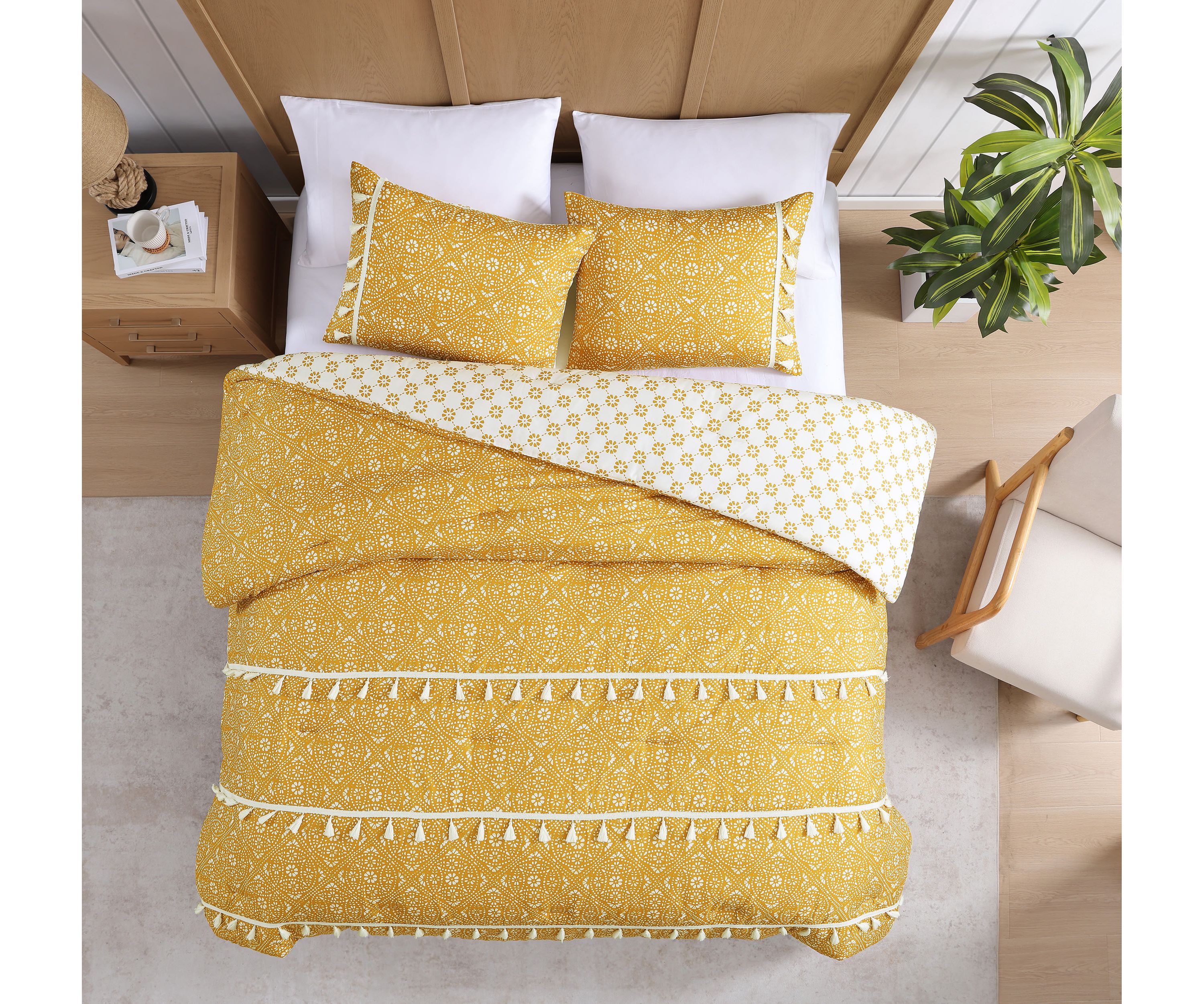 Pasadena Medallion Yellow 2-3 Piece Microfiber Comforter Set with Tassels