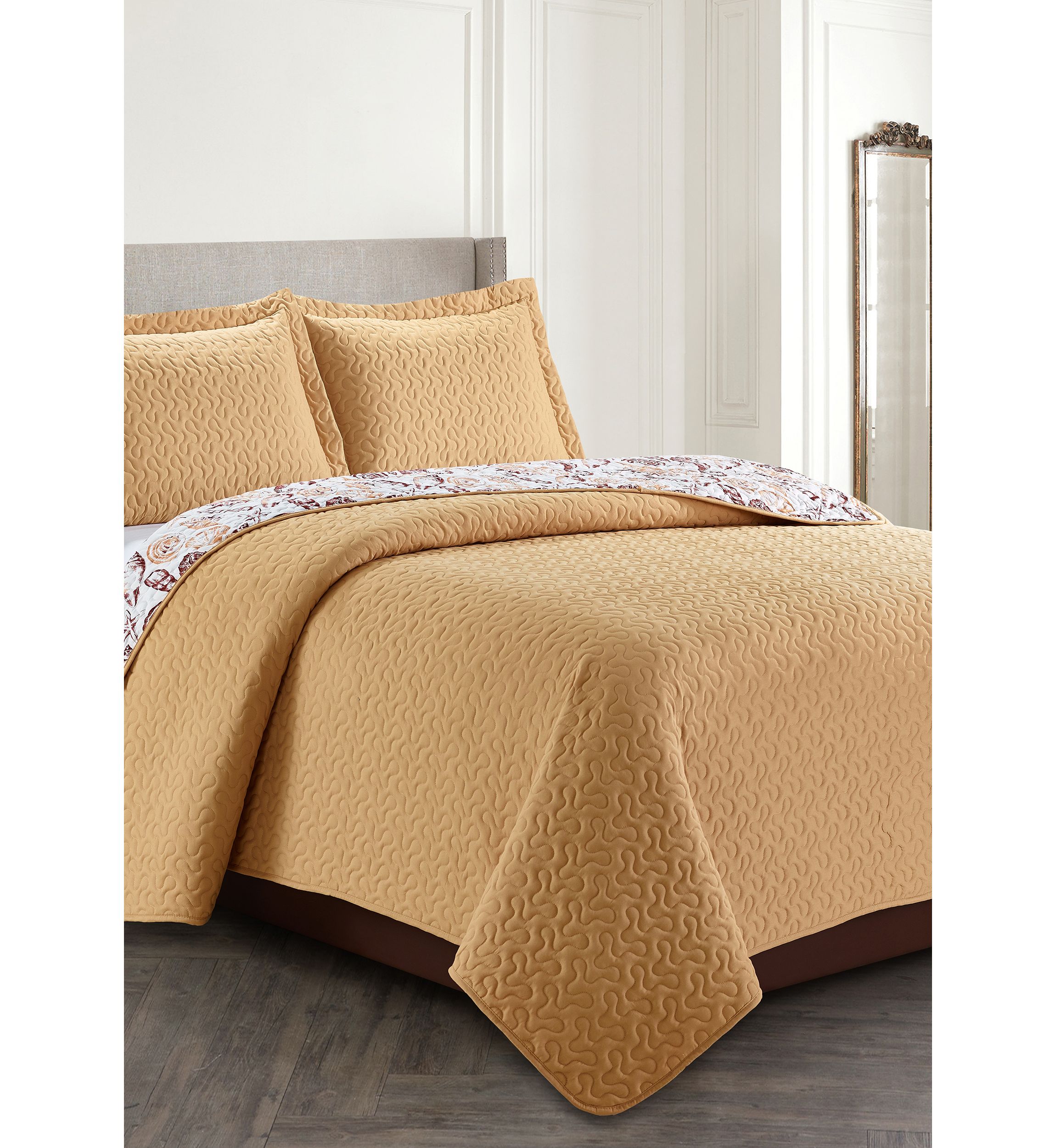 Reversible Seashell Quilt Set