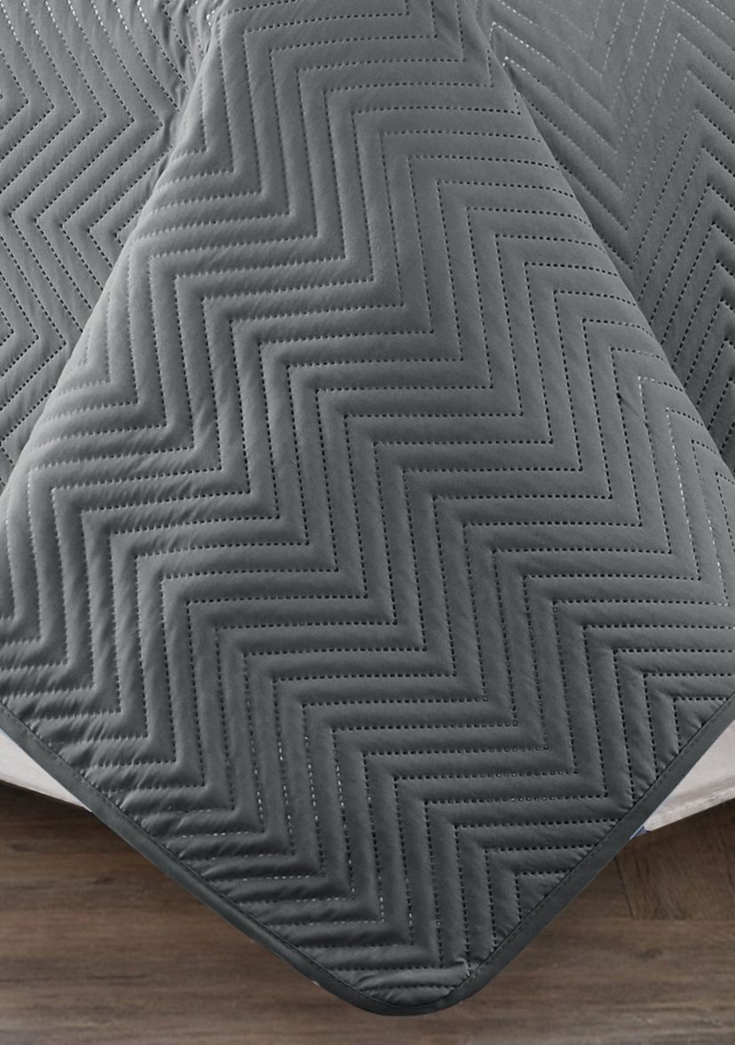 Trista Chevron Stitch Quilt Set 
