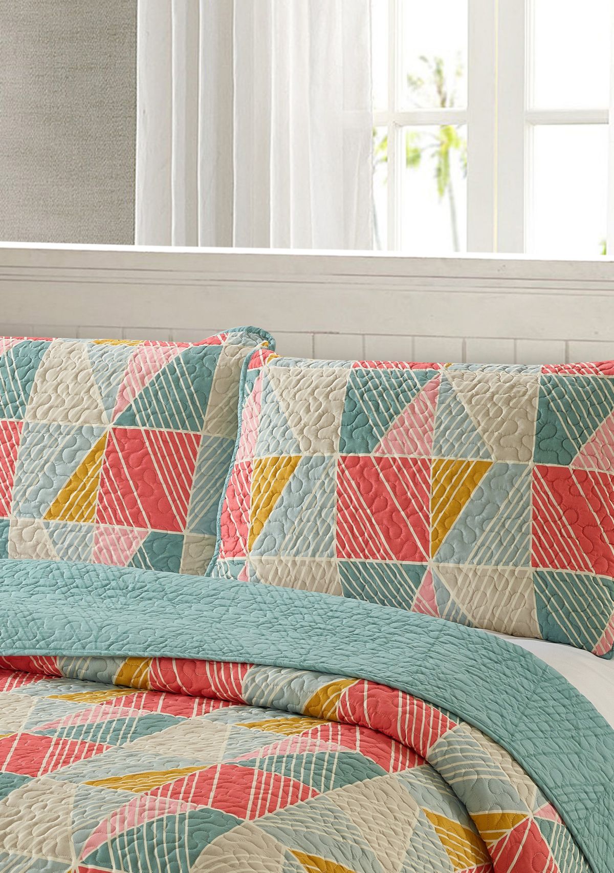 Marianna Geo Reversible Quilt Set