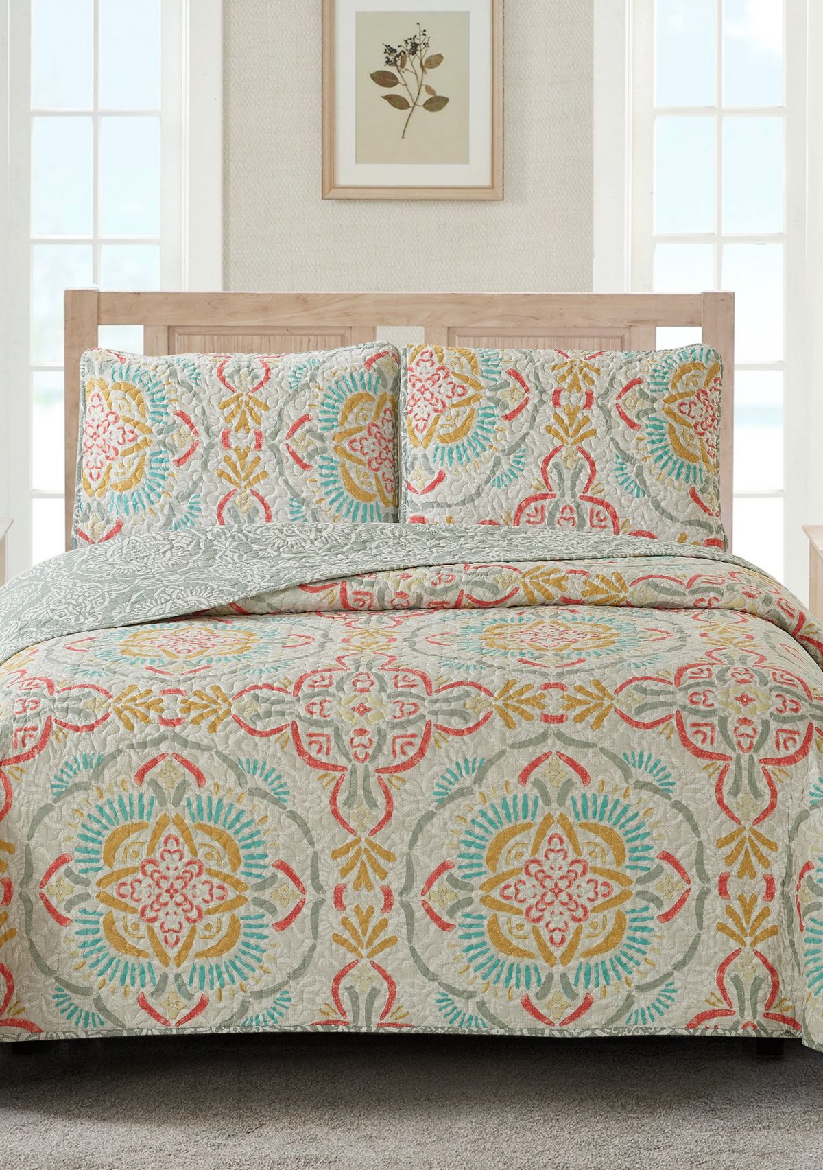 Regina Reversible Quilt Set