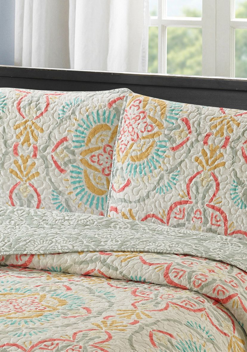 Regina Reversible Quilt Set