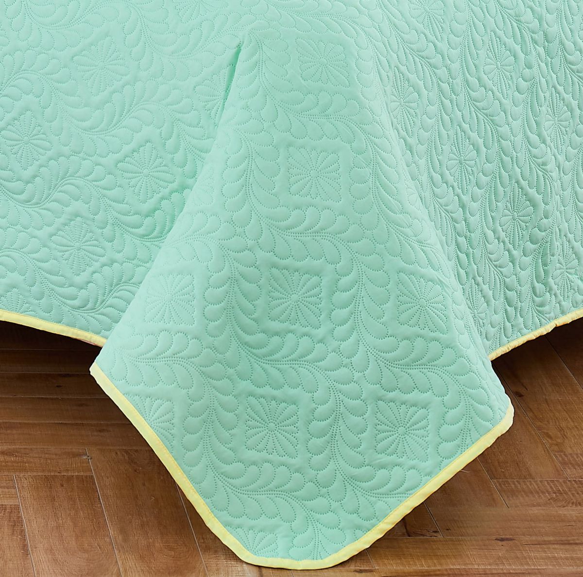 Solid Medallion Mint/Aqua 2-piece Quilt Set