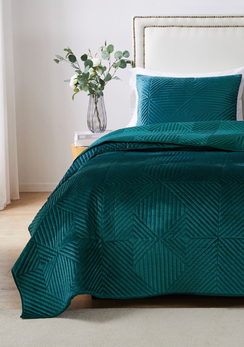 Quilt and Pillow Sham Set