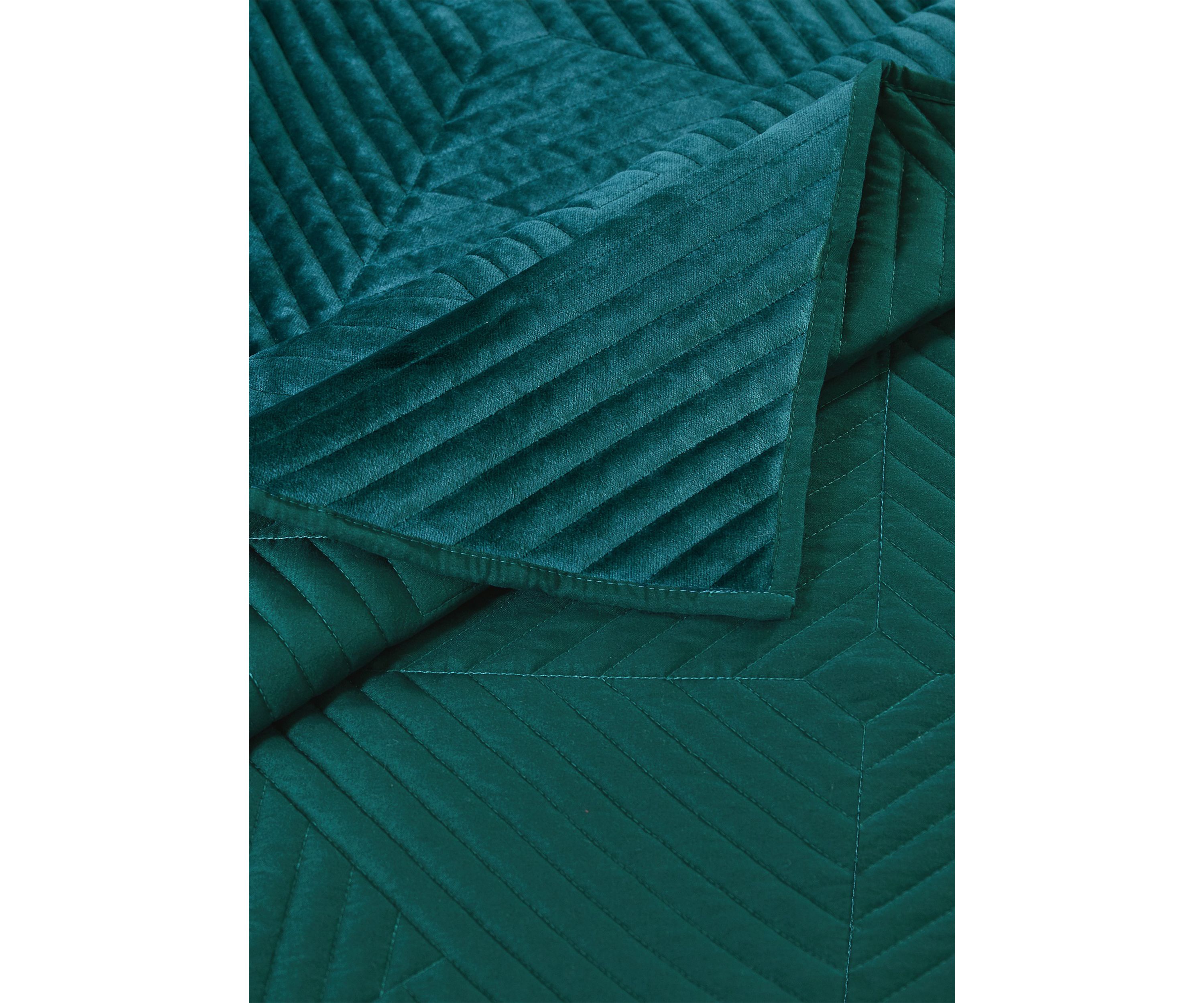 Quilt and Pillow Sham Set