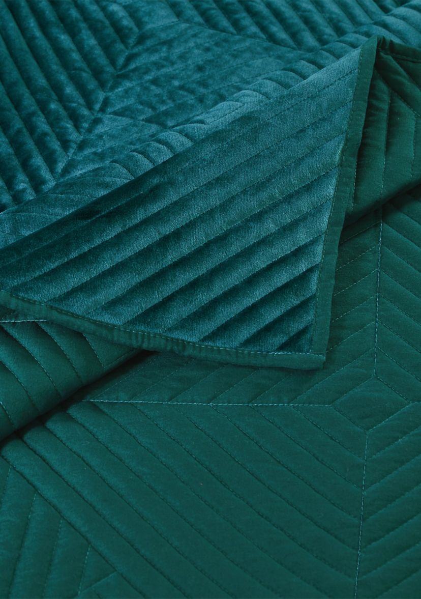Quilt and Pillow Sham Set
