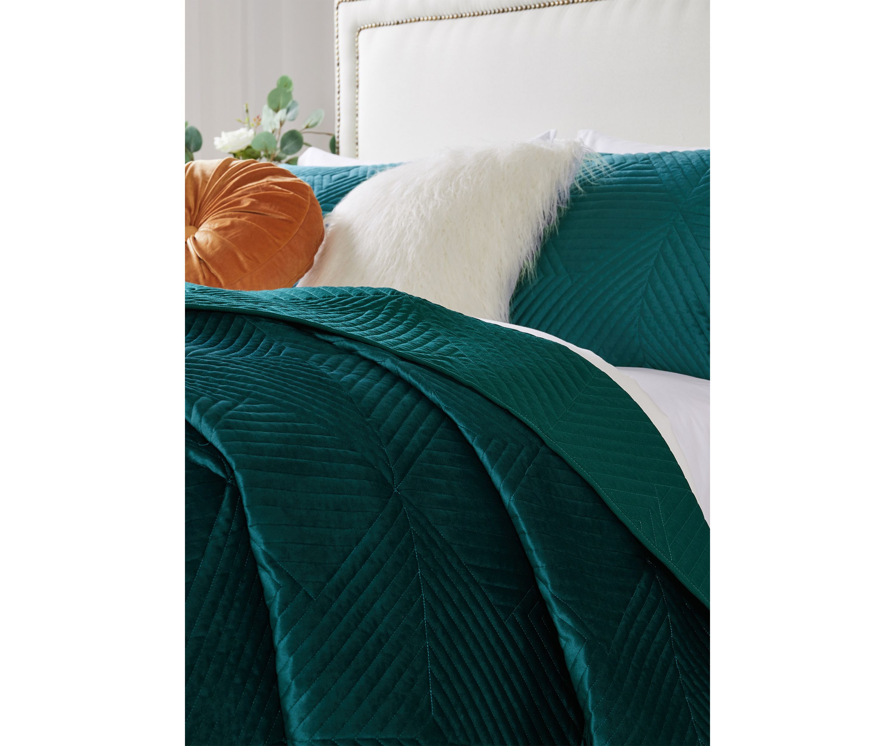 Quilt and Pillow Sham Set