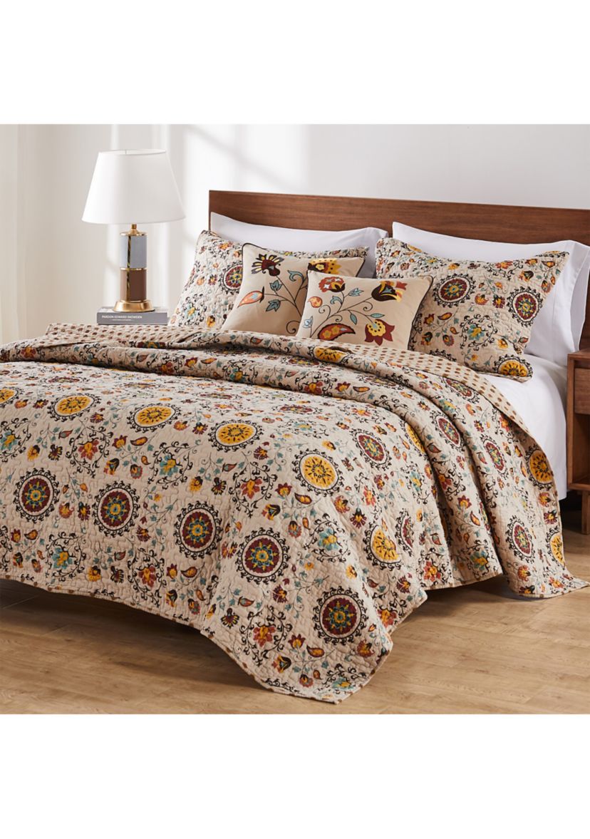 Andorra Quilt Set with Bonus Pillows