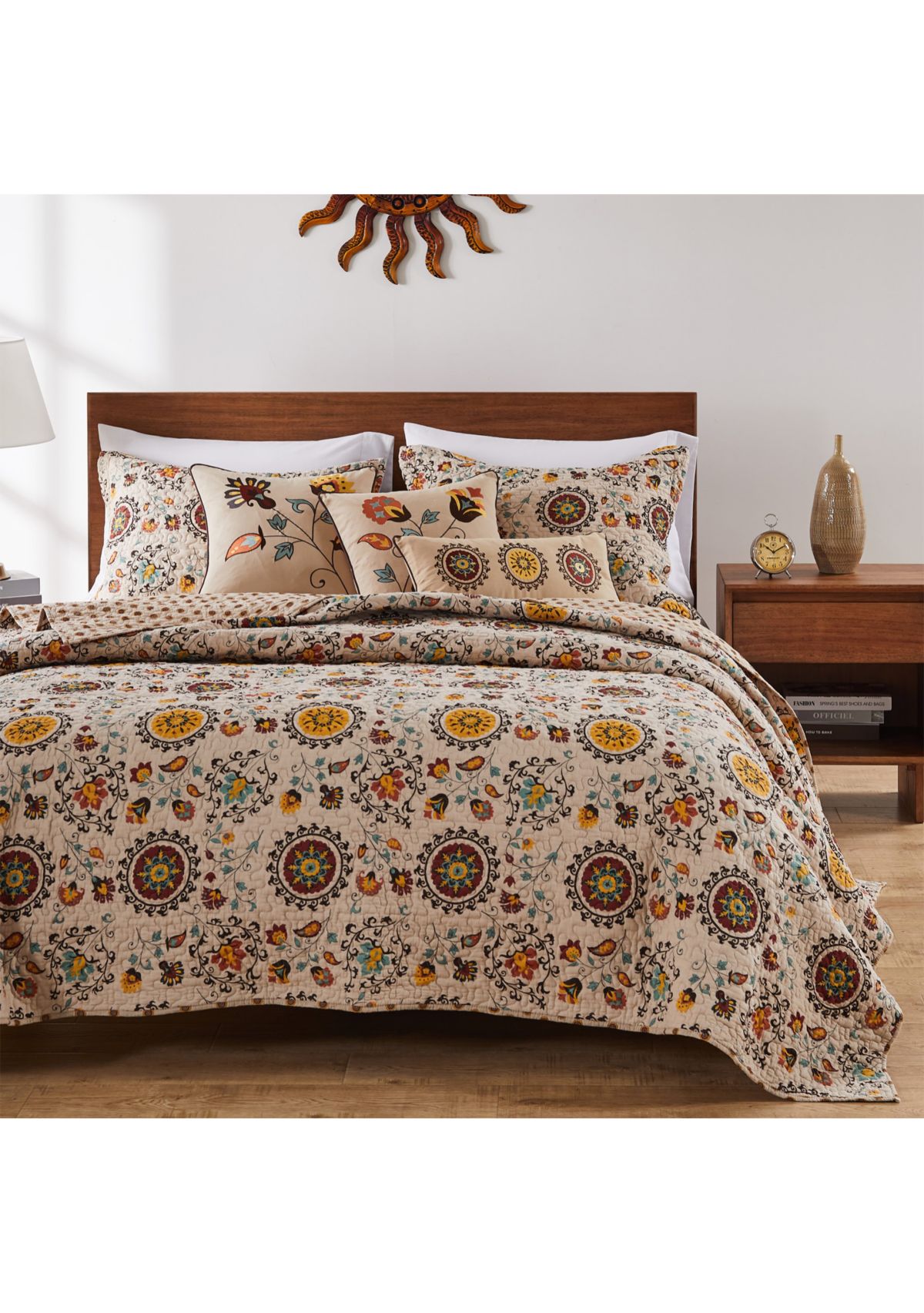 Andorra Quilt Set with Bonus Pillows