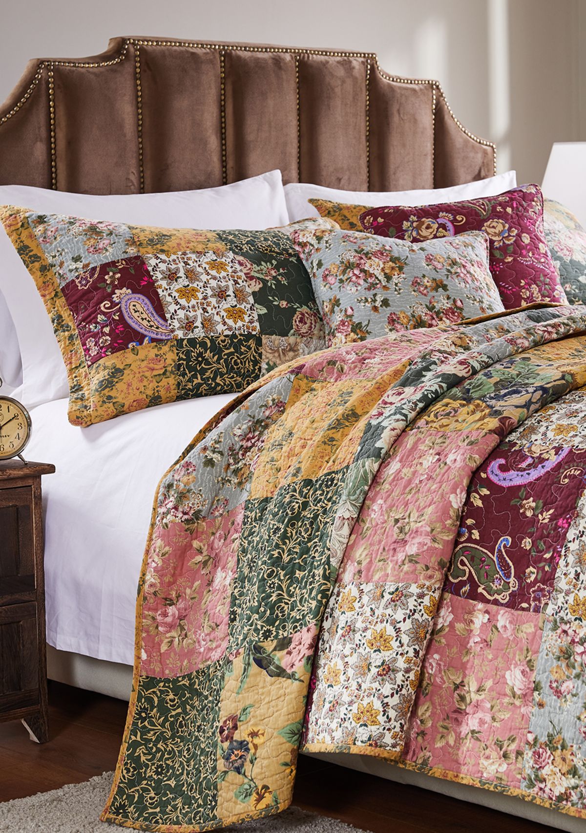 Antique Chic Quilt Set with Bonus Pillows