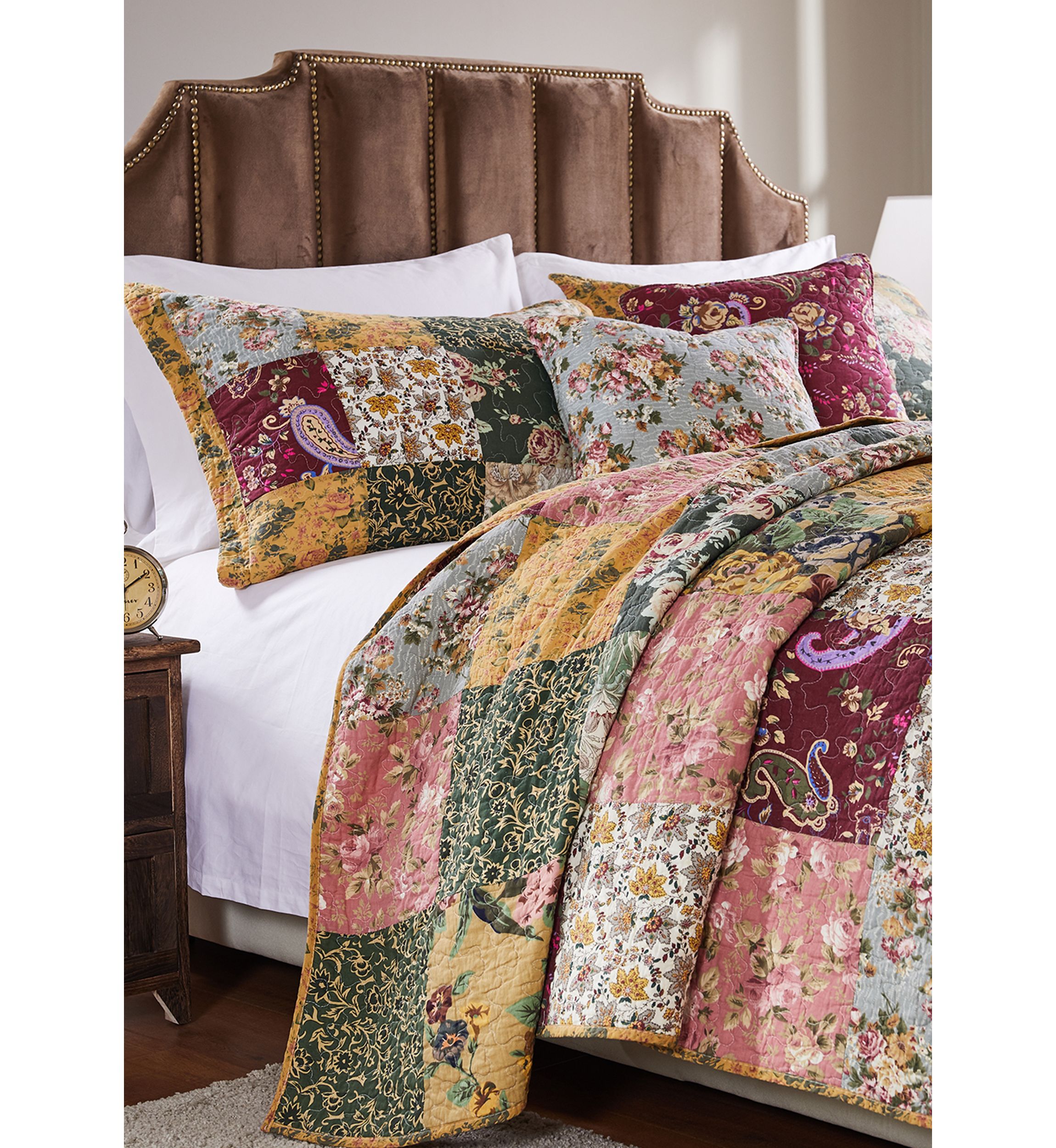 Antique Chic Quilt Set with Bonus Pillows
