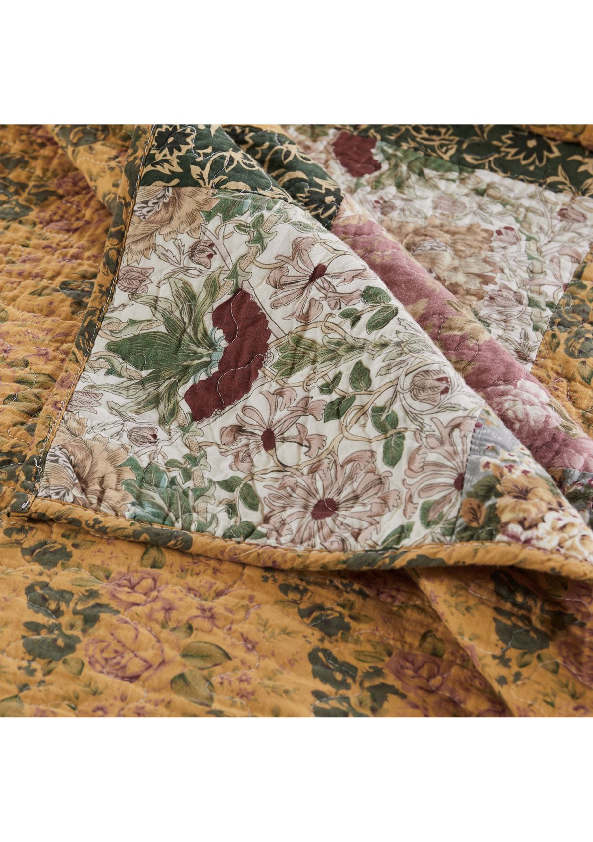 Antique Chic Quilt Set with Bonus Pillows