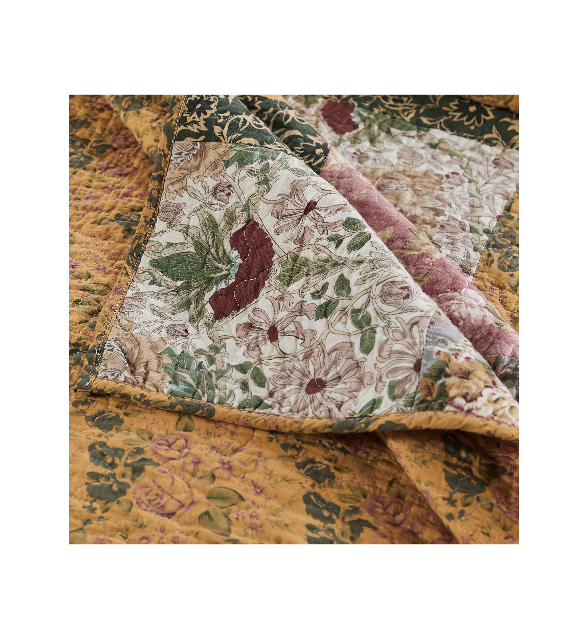 Antique Chic Quilt Set with Bonus Pillows