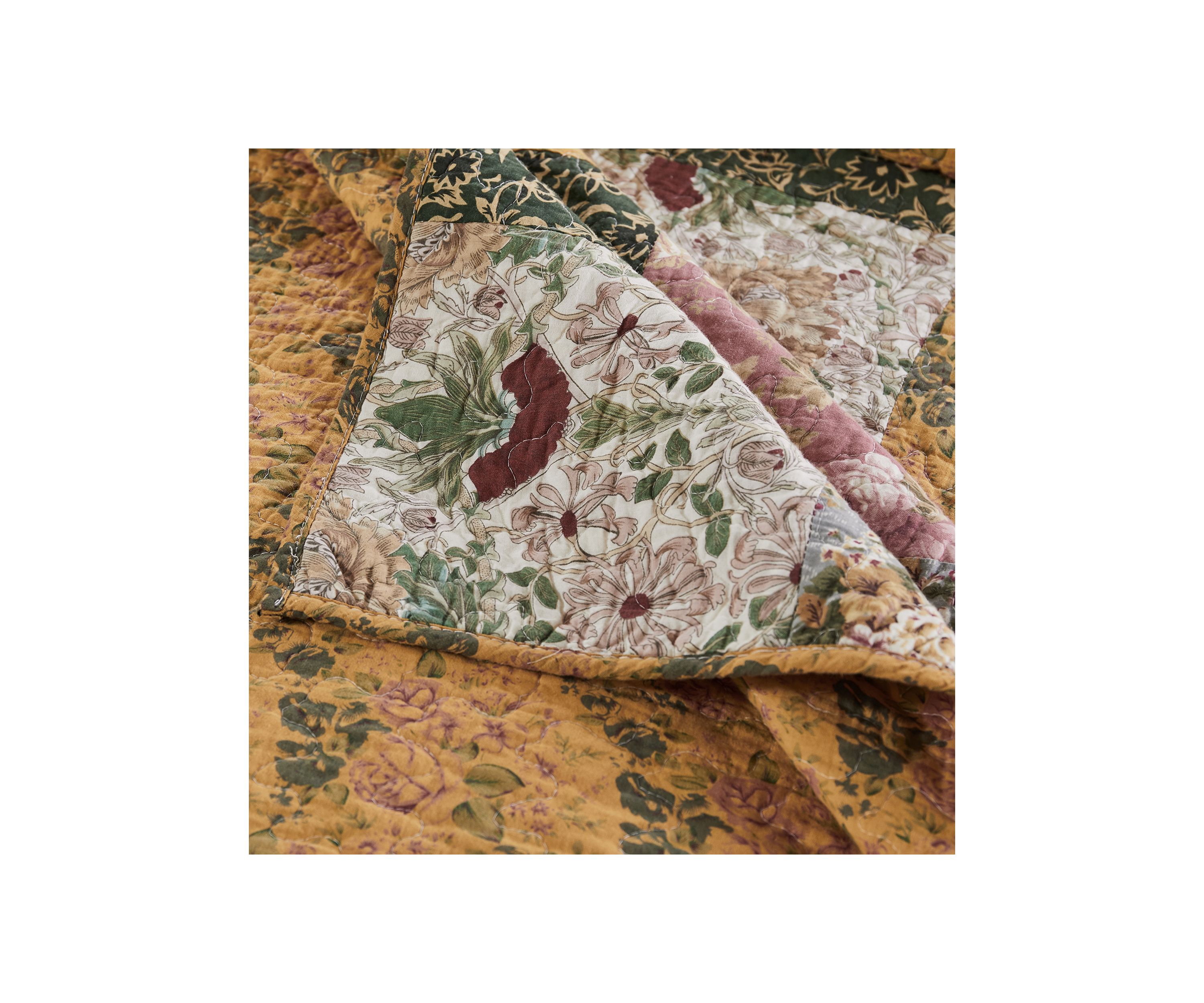 Antique Chic Quilt Set with Bonus Pillows