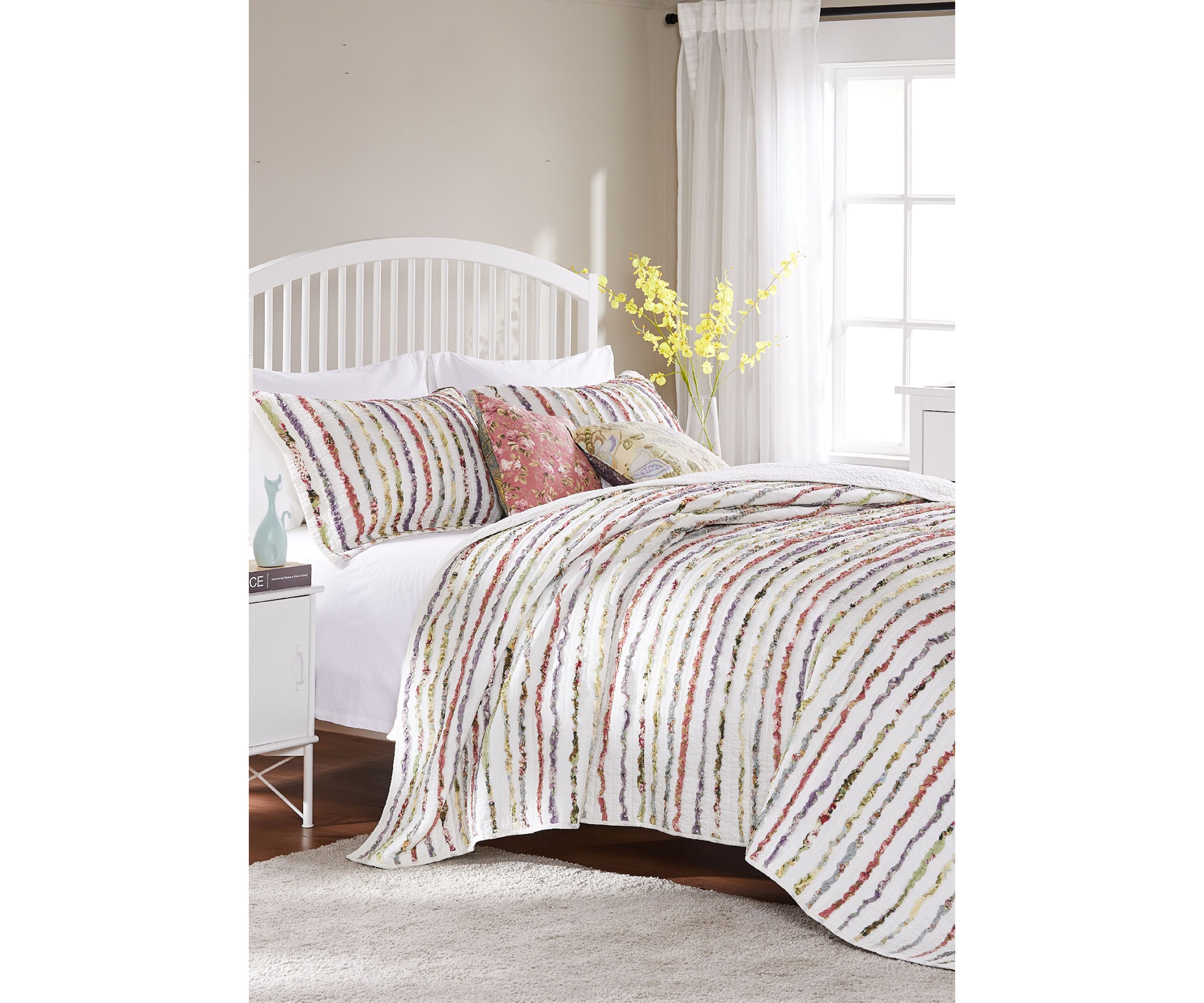 Bella Ruffle Quilt Set with Bonus Pillows