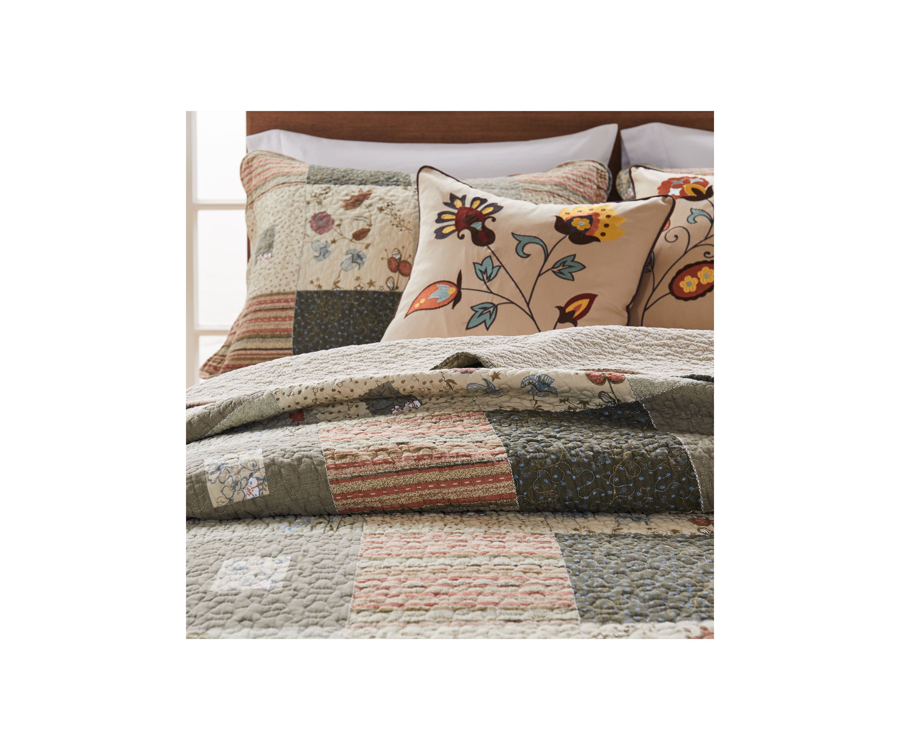 Sedona Quilt Set with Bonus Pillows