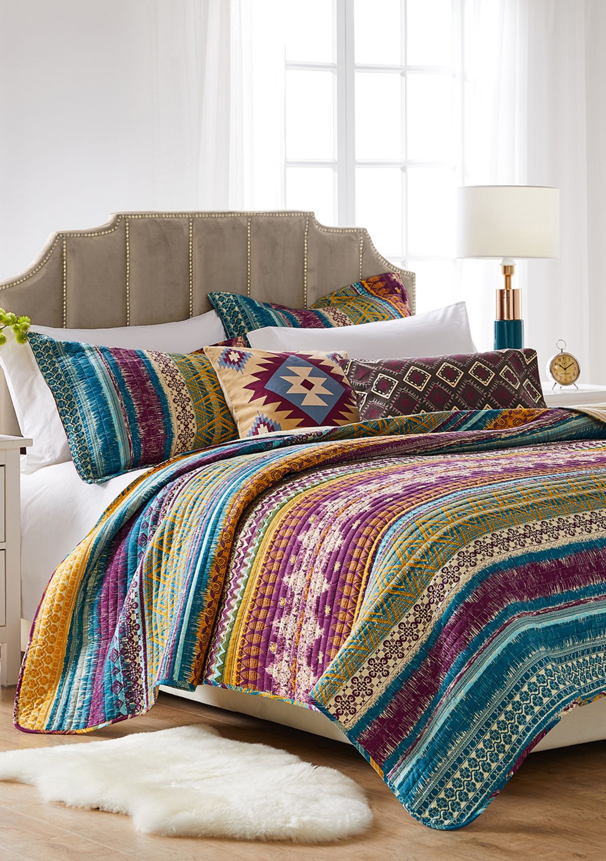 Southwest Quilt Set with Bonus Pillows