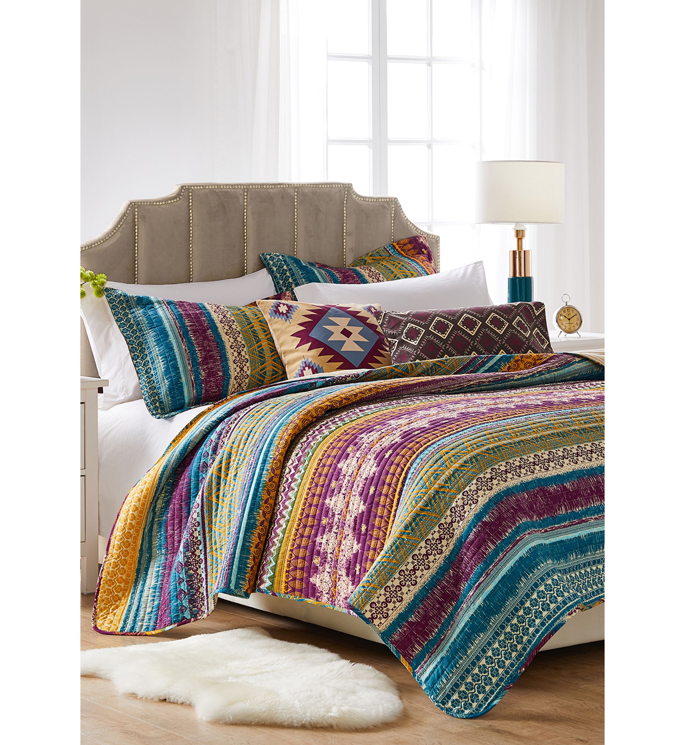 Southwest Quilt Set with Bonus Pillows