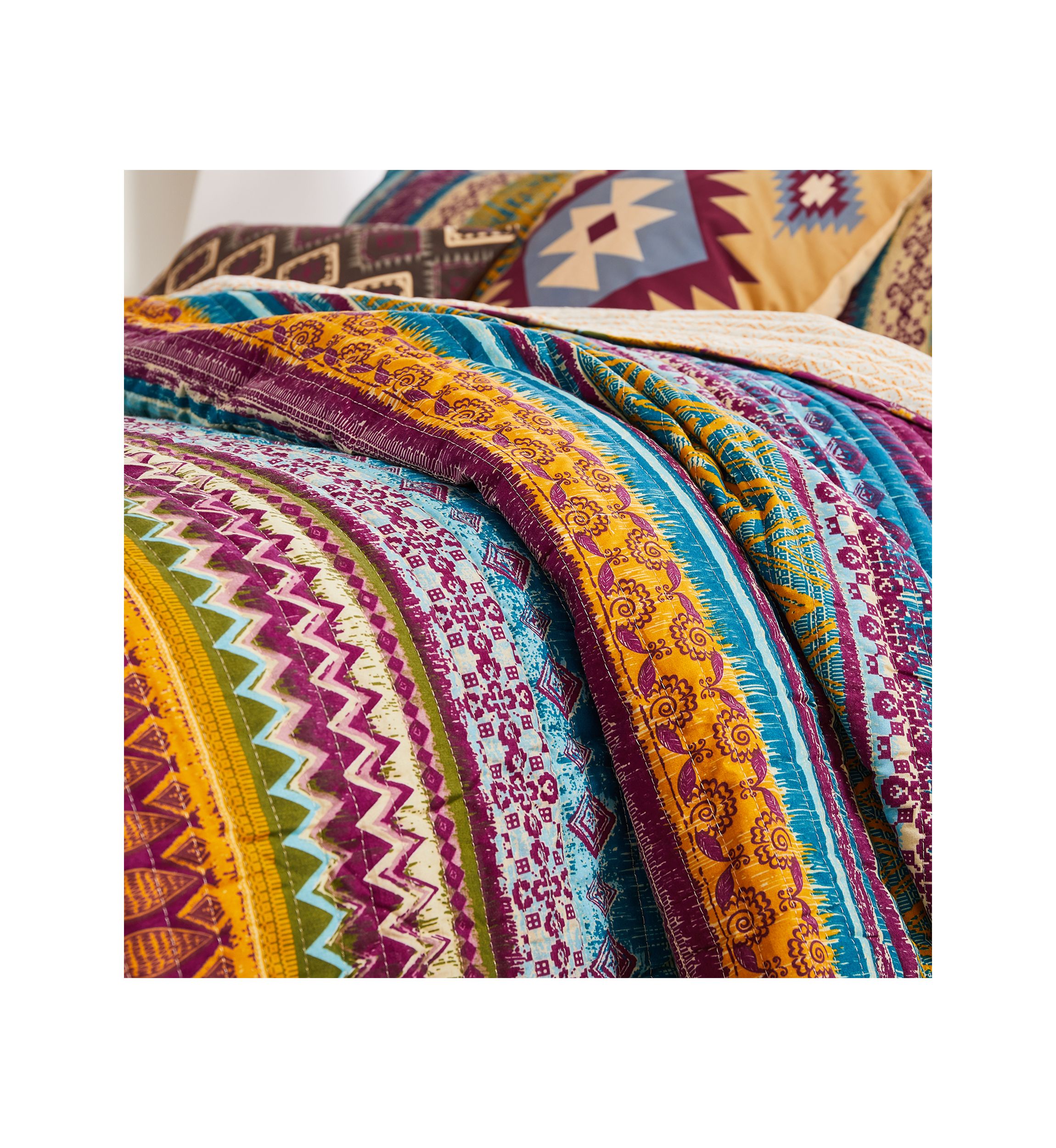 Southwest Quilt Set with Bonus Pillows