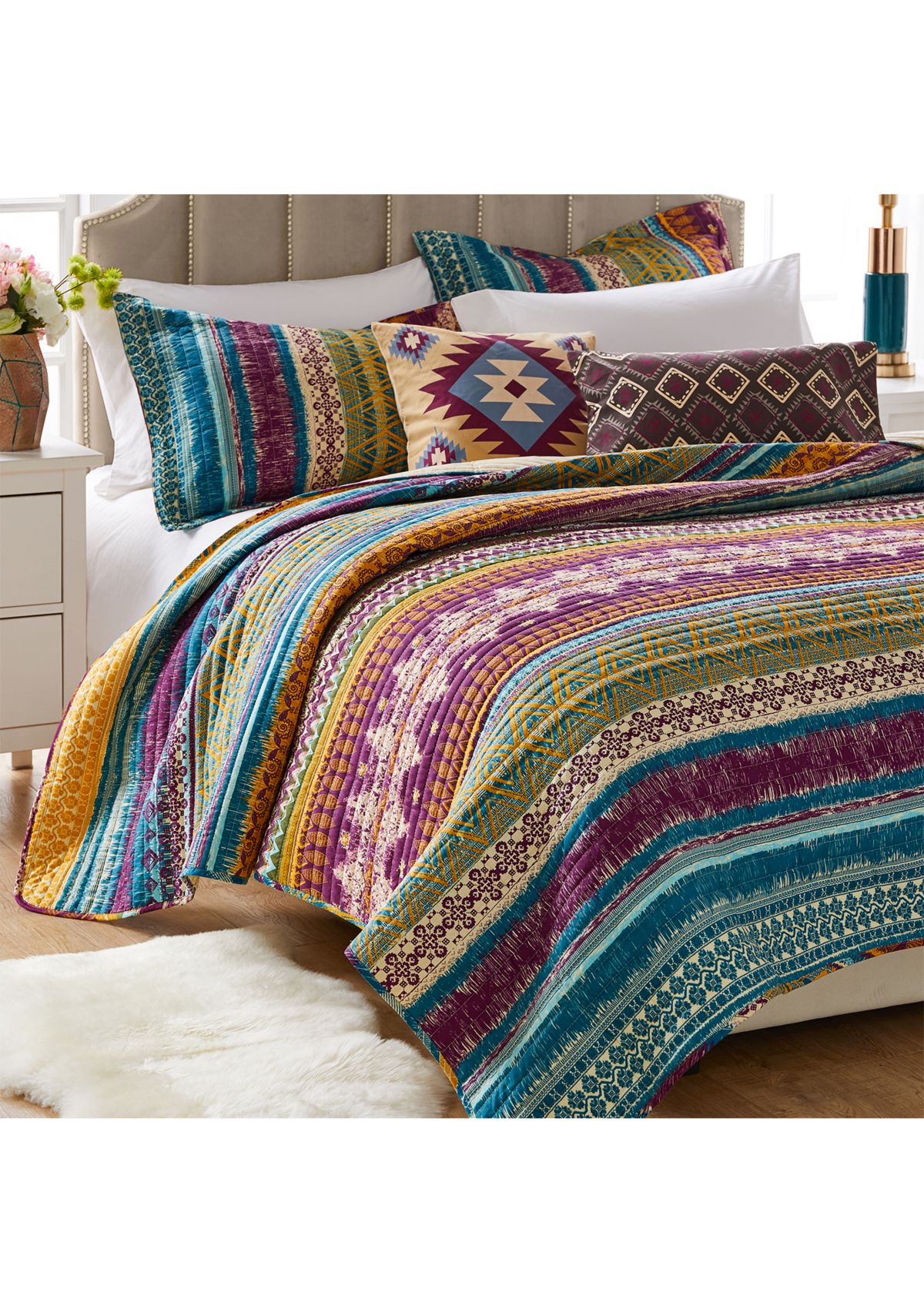 Southwest Quilt Set with Bonus Pillows