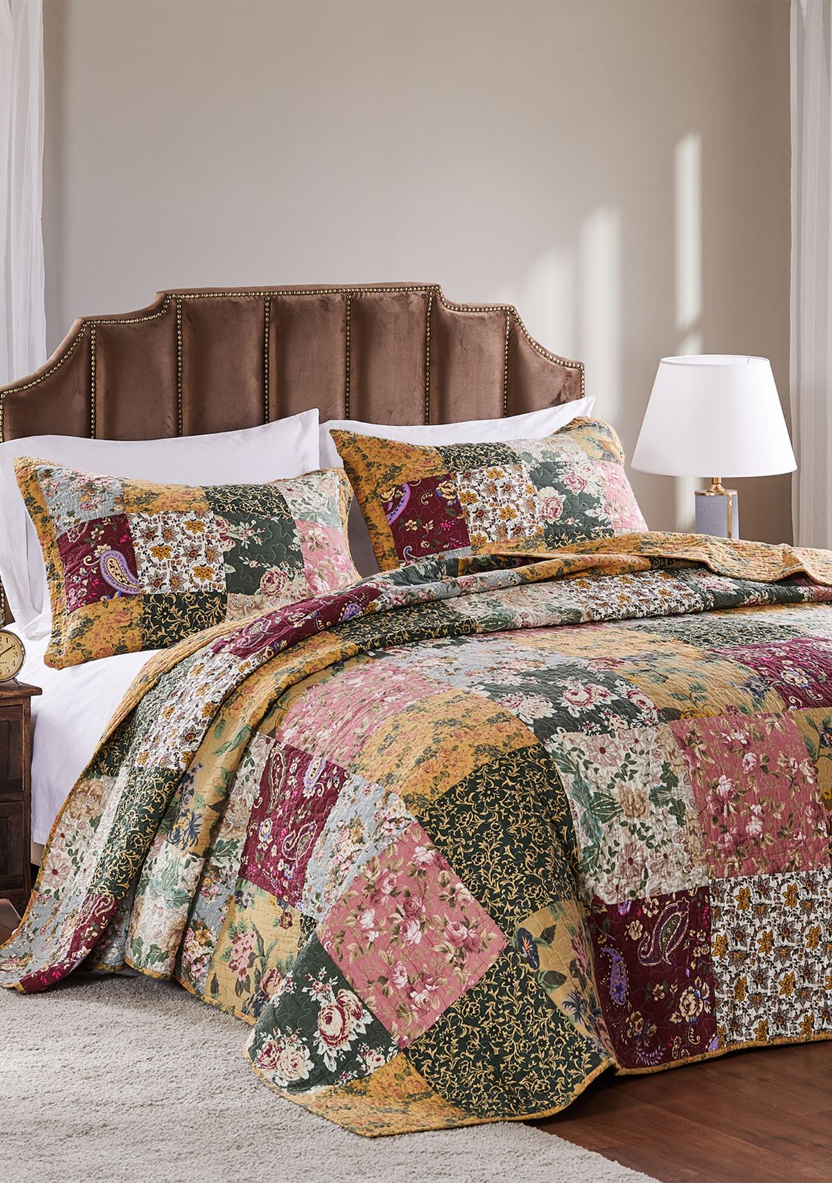 Antique Chic Bedspread Set