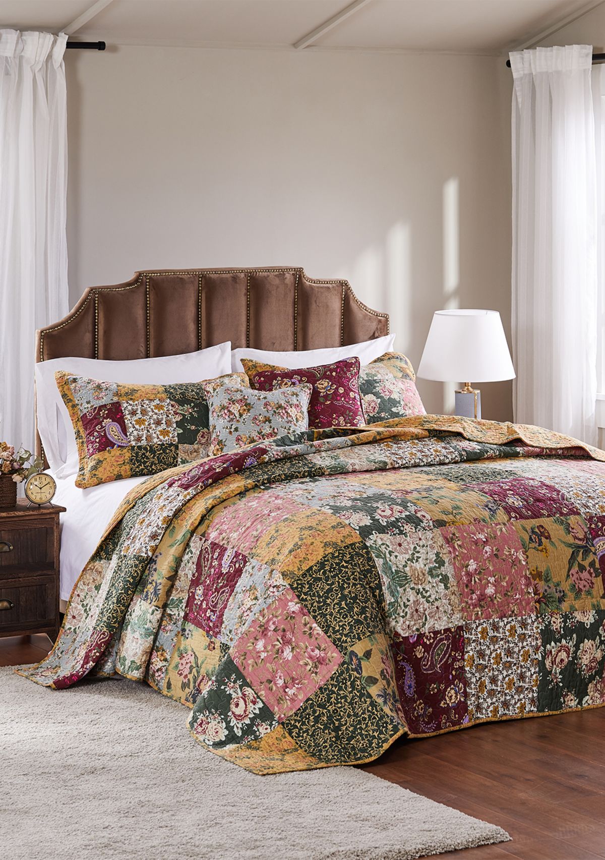 Antique Chic Bedspread Set