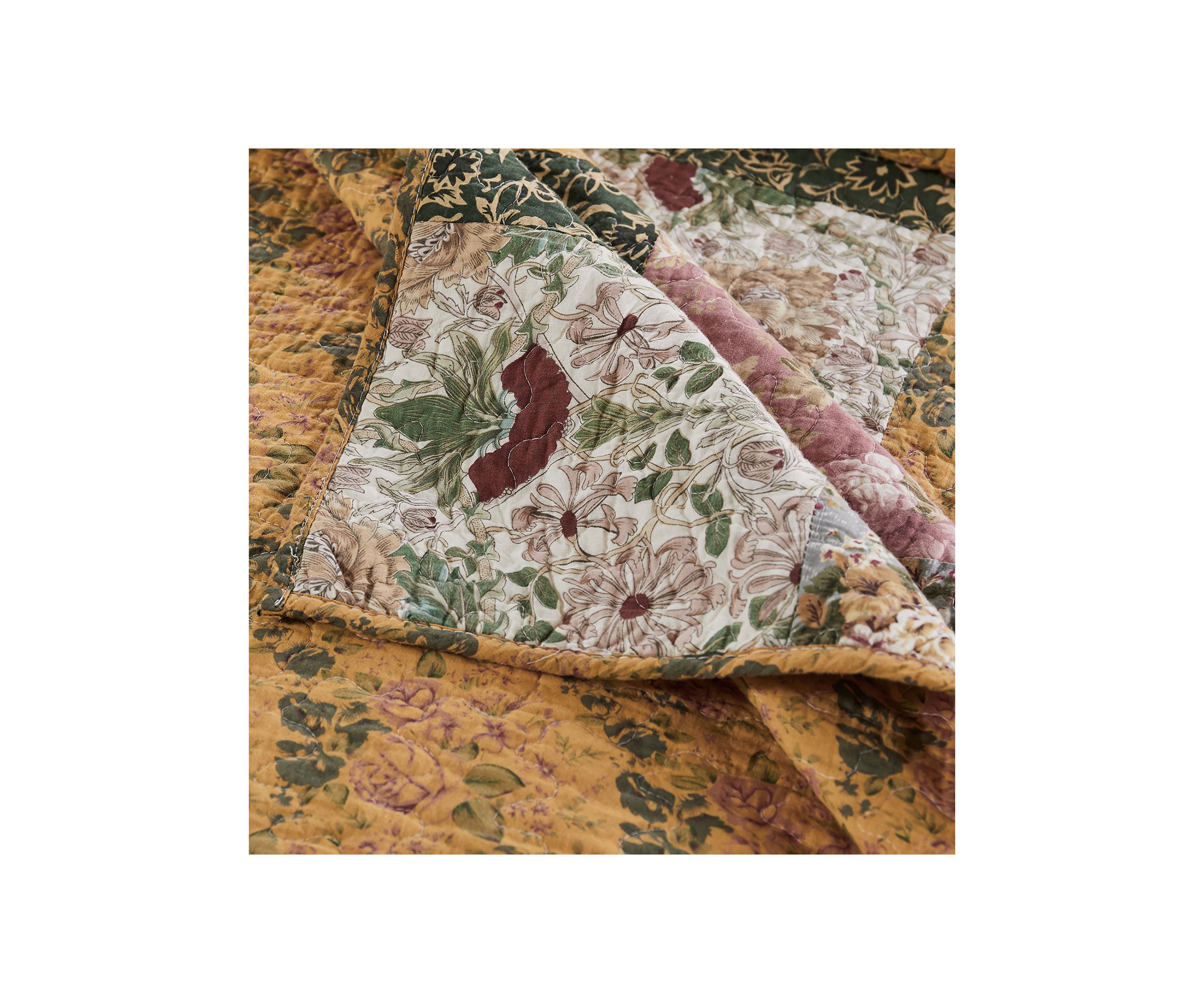 Antique Chic Bedspread Set